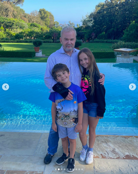 Carl Westcott seen with two family members. | Source: Instagram/kameronwestcott