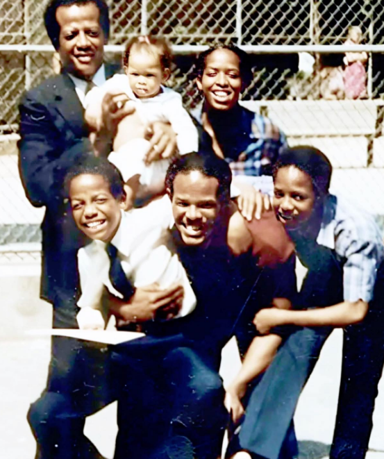 Howell Wayans and some of his children on a post from January 17, 2026 | Source: Instagram/afrocentricfilmscollaborative