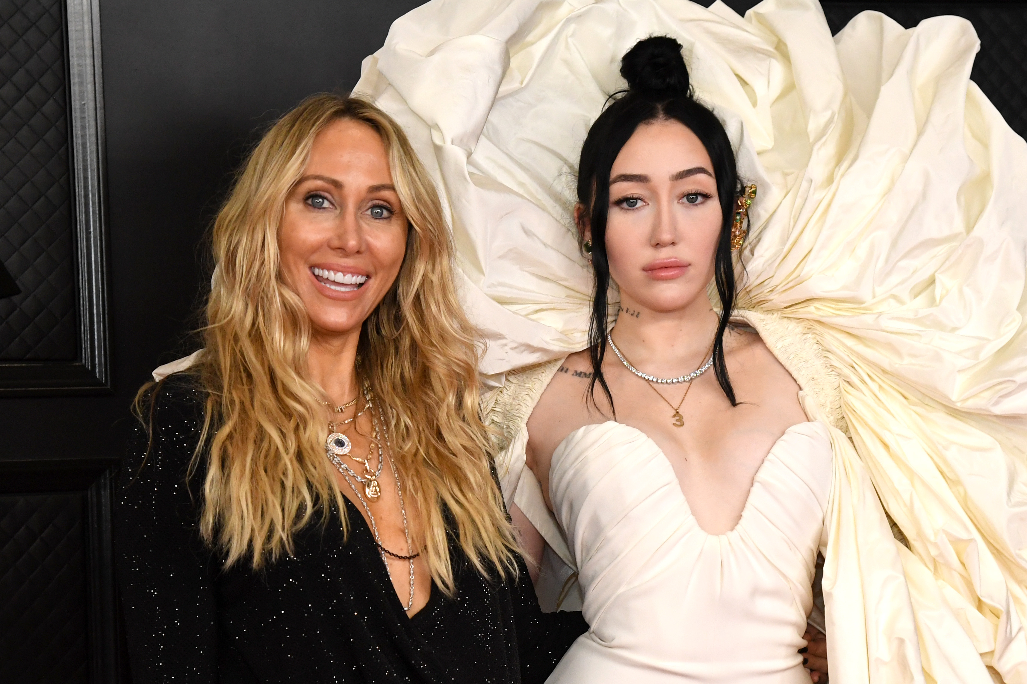 Tish Cyrus and Noah Cyrus attend the 63rd Annual Grammy Awards in Los Angeles on March 14, 2021. | Source: Getty Images