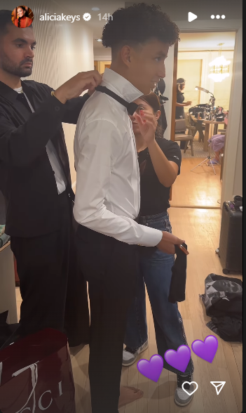 Alicia Keys' son Egypt getting dressed up | Source: Instagram/aliciakeys