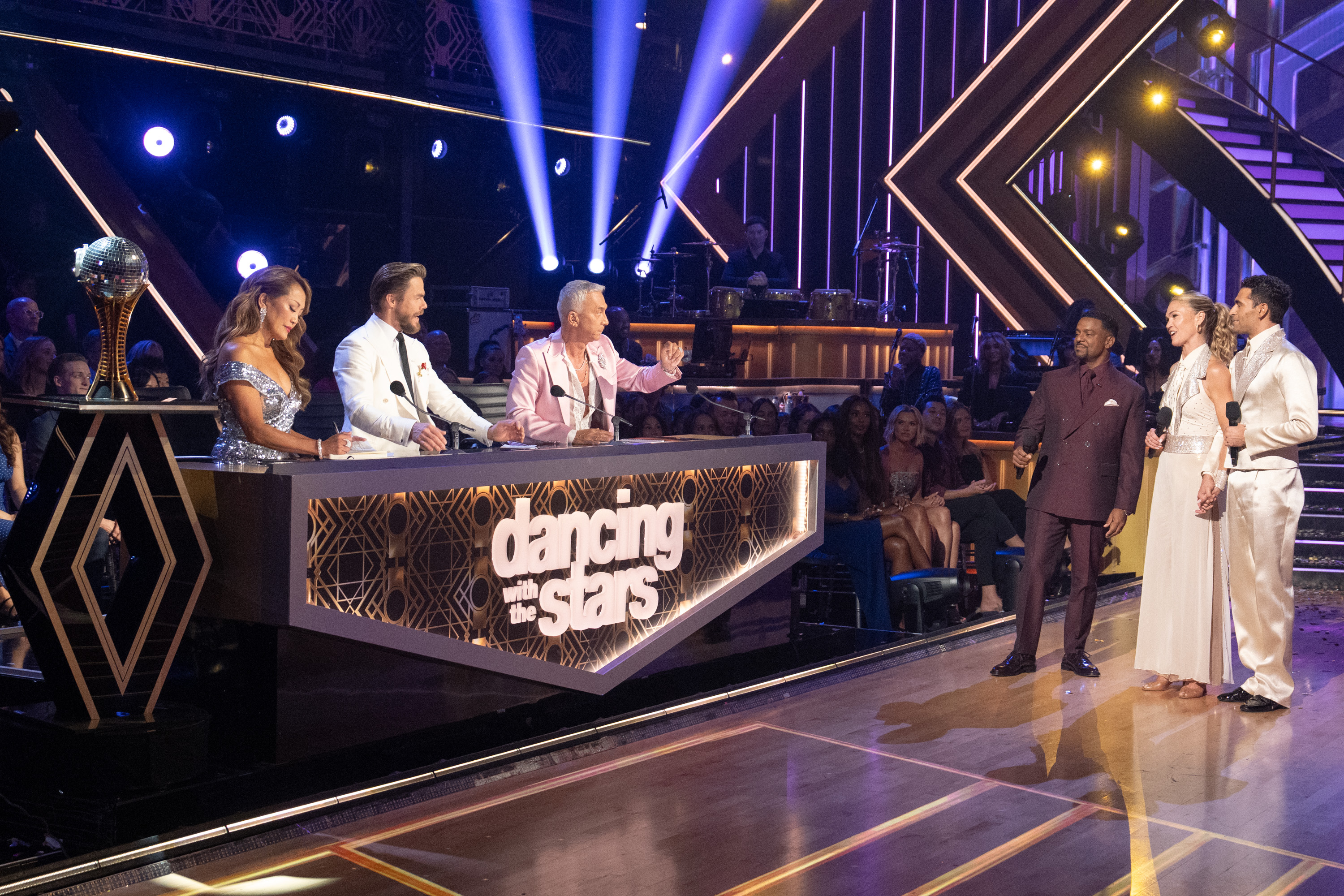 Despite warm feedback, Stiles and Sosa received three sixes from the judges, leaving them with 18 points out of 30. The score quickly became a talking point among viewers, with some fans openly disagreeing with the judges' assessment. | Source: Getty Images