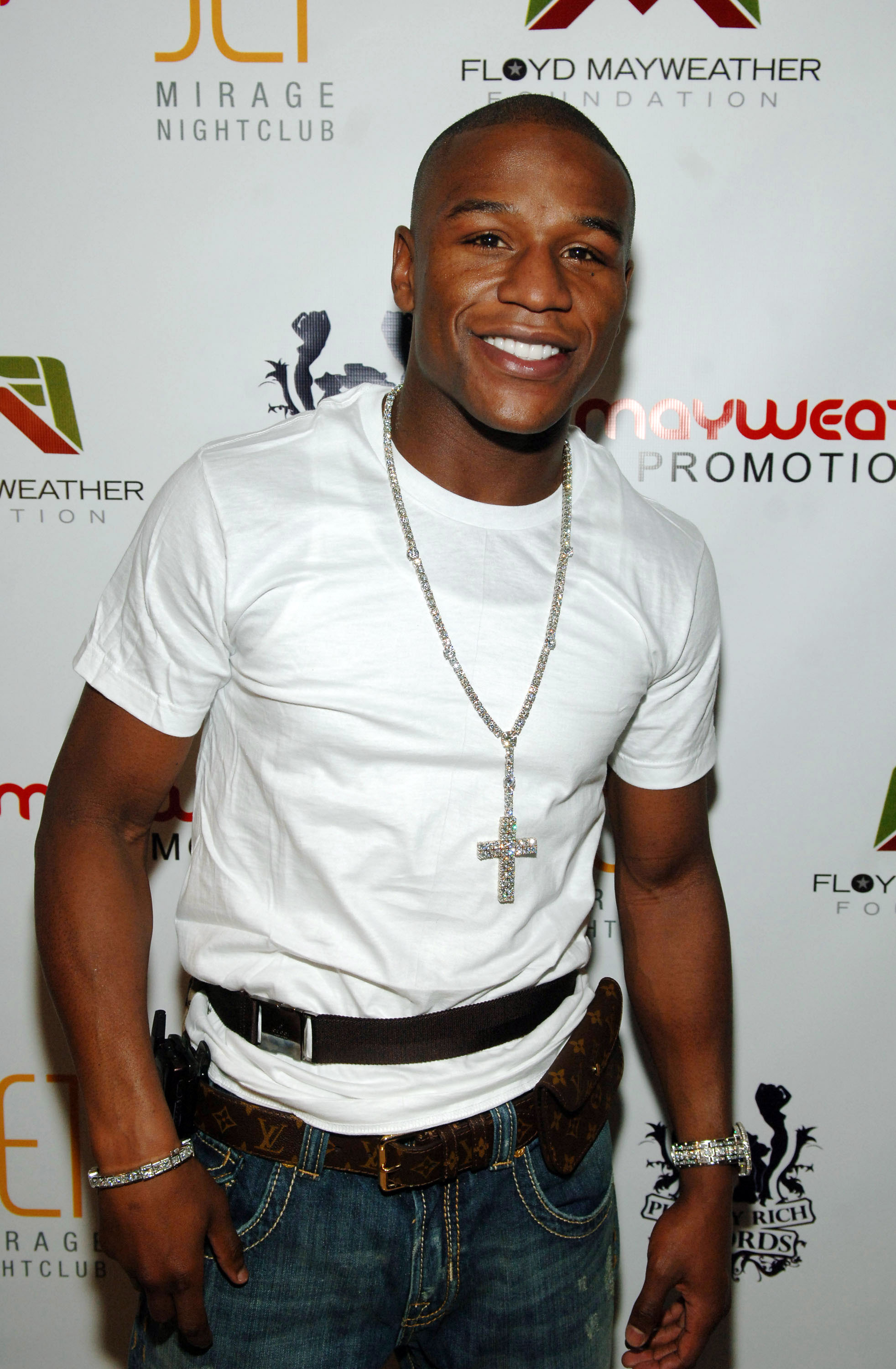 Floyd Mayweather arrives at his official after-fight party at Jet Nightclub on December 8, 2007 | Source: Getty Images
