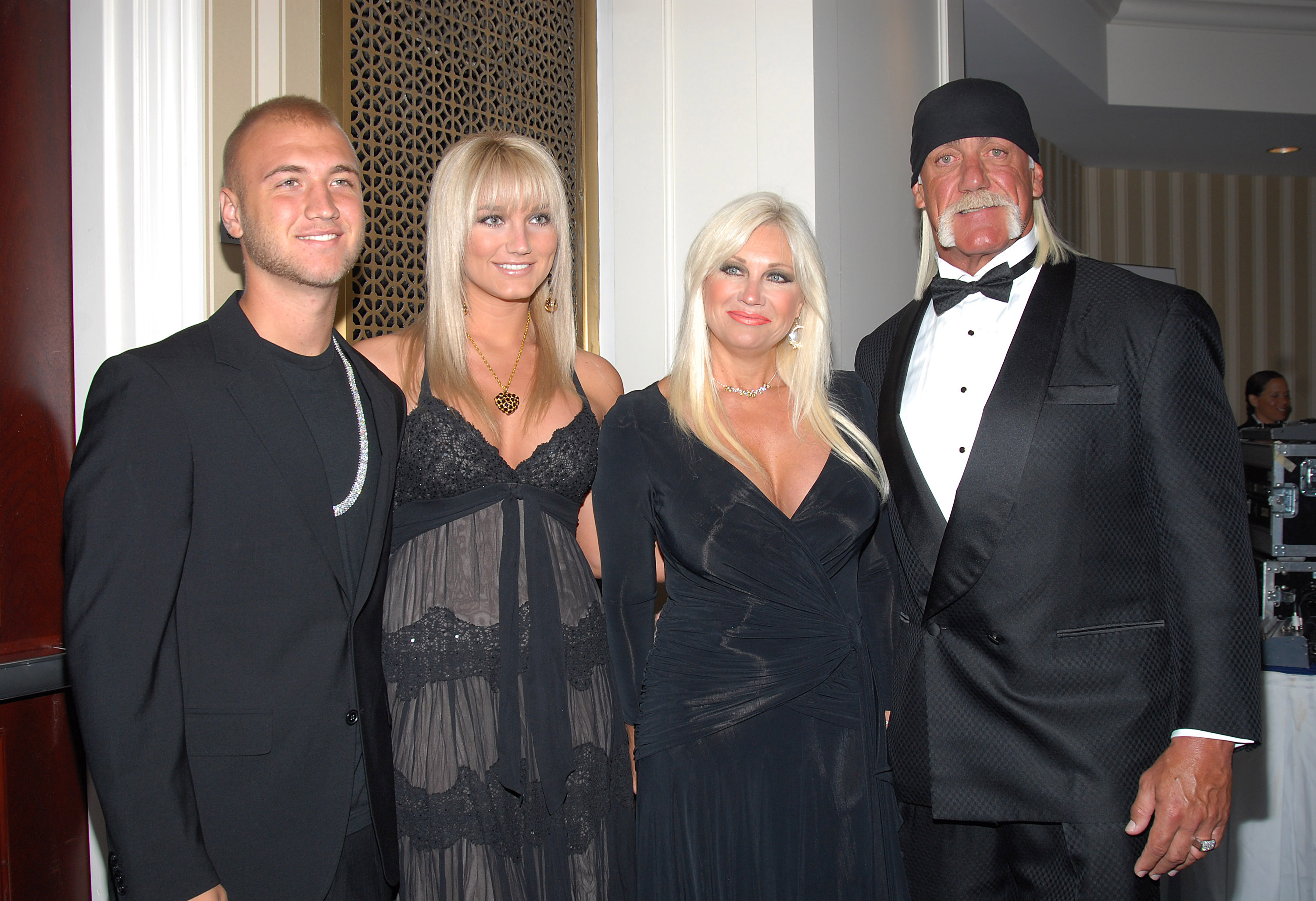 Nick, Brooke, Linda, and Hulk Hogan at the luncheon presented by the National Father's Day Committee | Source: Getty Images