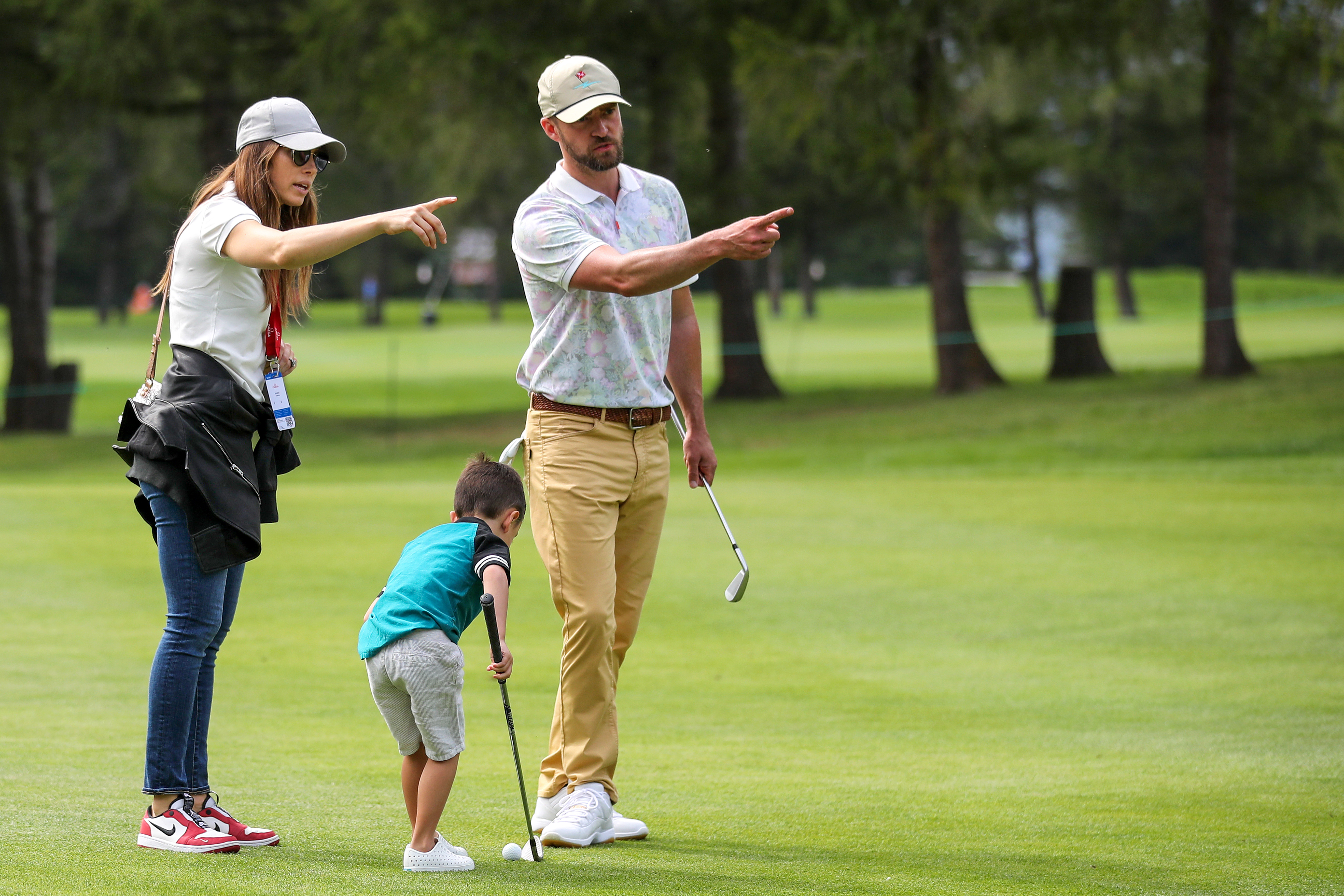 Justin Timberlake and his wife Jessica Biel talk to their other son, Silas, ahead of the Omega European Masters at Crans-Montana Golf Club, Switzerland on August 27, 2019 | Source: Getty Images