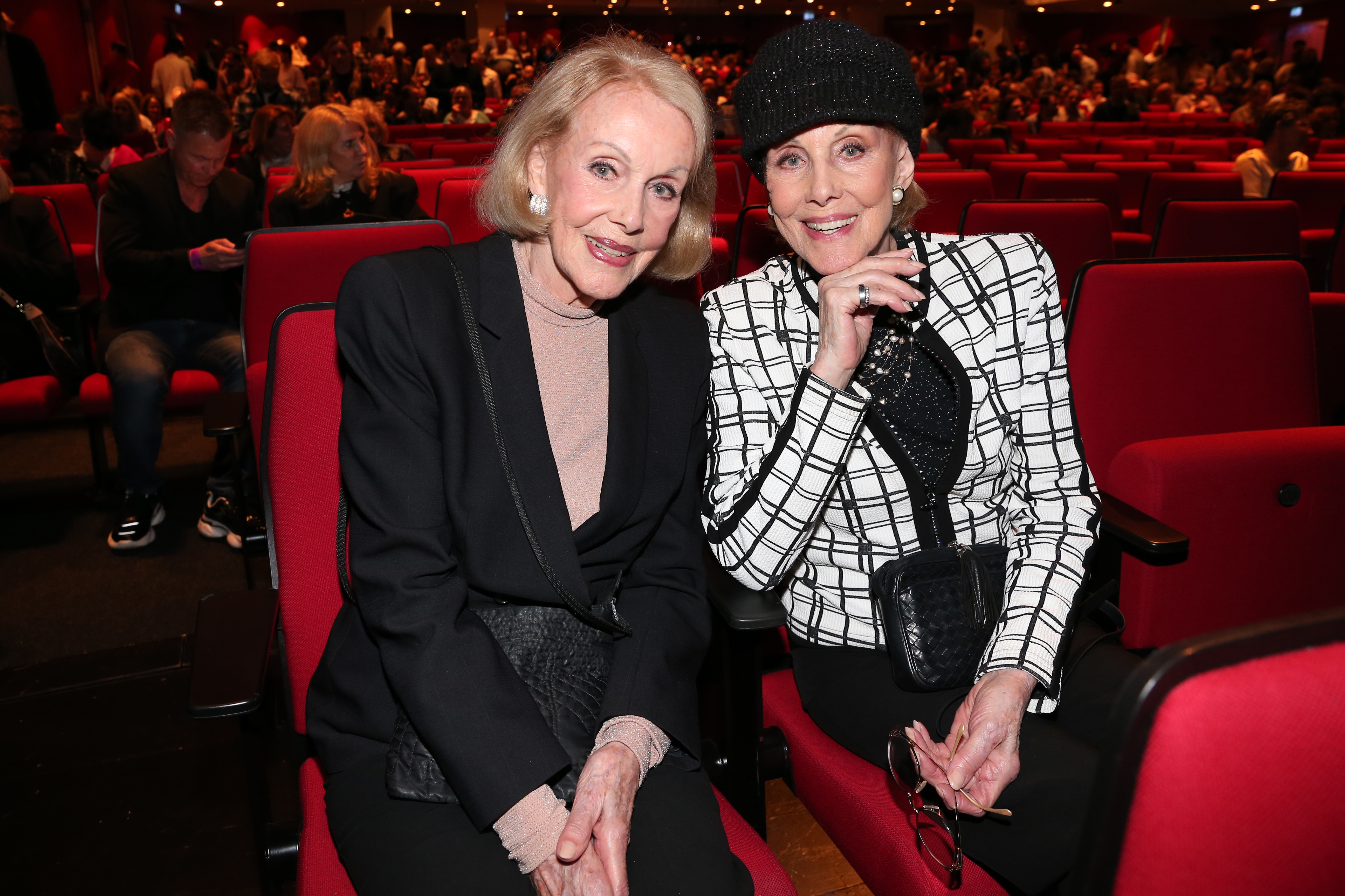 Ellen and Alice Kessler at the theater premiere of "Mord im Orientexpress" in Munich, Germany on April 23, 2025. | Source: Getty Images