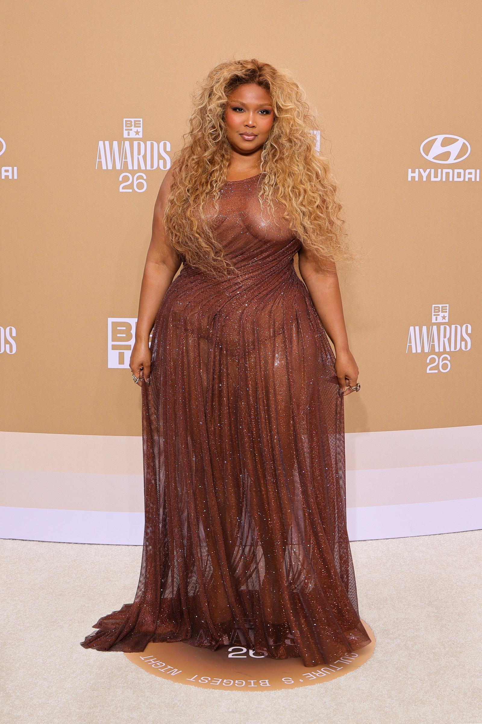 Lizzo has been quietly — and then not so quietly — losing weight since 2023. | Source: Getty Images