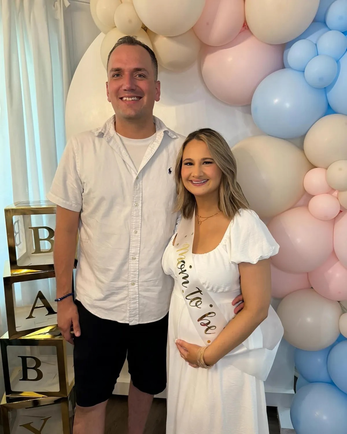 Ken had spoken publicly about tracking tiny changes in Aurora during infancy, from her growing hair to her changing weight. He and Gypsy even borrowed a neighbor’s scale so they could weigh her at home. | Source: Gypsy-Rose Blanchard/Instagram