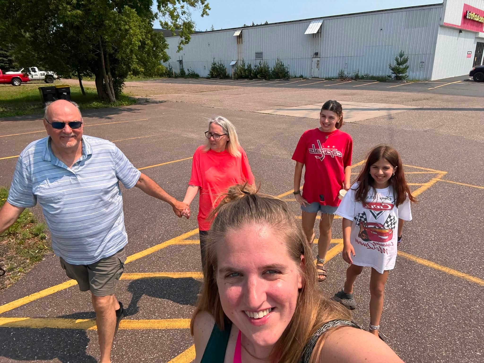 In her post on August 1, Lindsey Dash described her fears. Here's a photo of her, her daughters, and her parents in an image posted on July 2, 2026. | Source: Facebook/Lindsey Dash