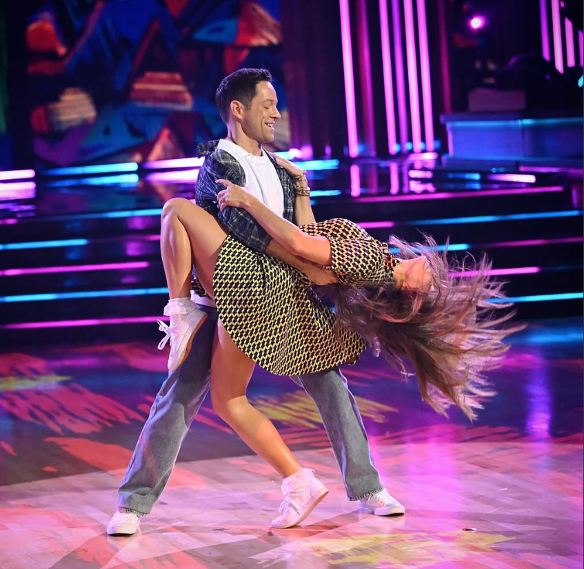 Danielle Fishel and her pro partner Pasha Pashkov perform on "Dancing With the Stars," on October 14, 2025 | Source: Instagram/dancingwiththestars