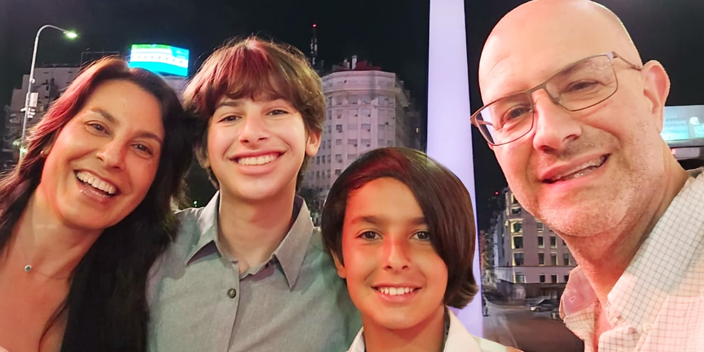 Laura Fernanda Leguizamón and Bernardo Adrián Seltzer with their sons Ian and Ivo | Source: Facebook/laura.leguizamon.1044