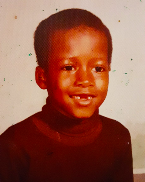The actor as a young boy smiling for a photo, posted on February 19, 2021. | Source: Instagram/flexaforeal