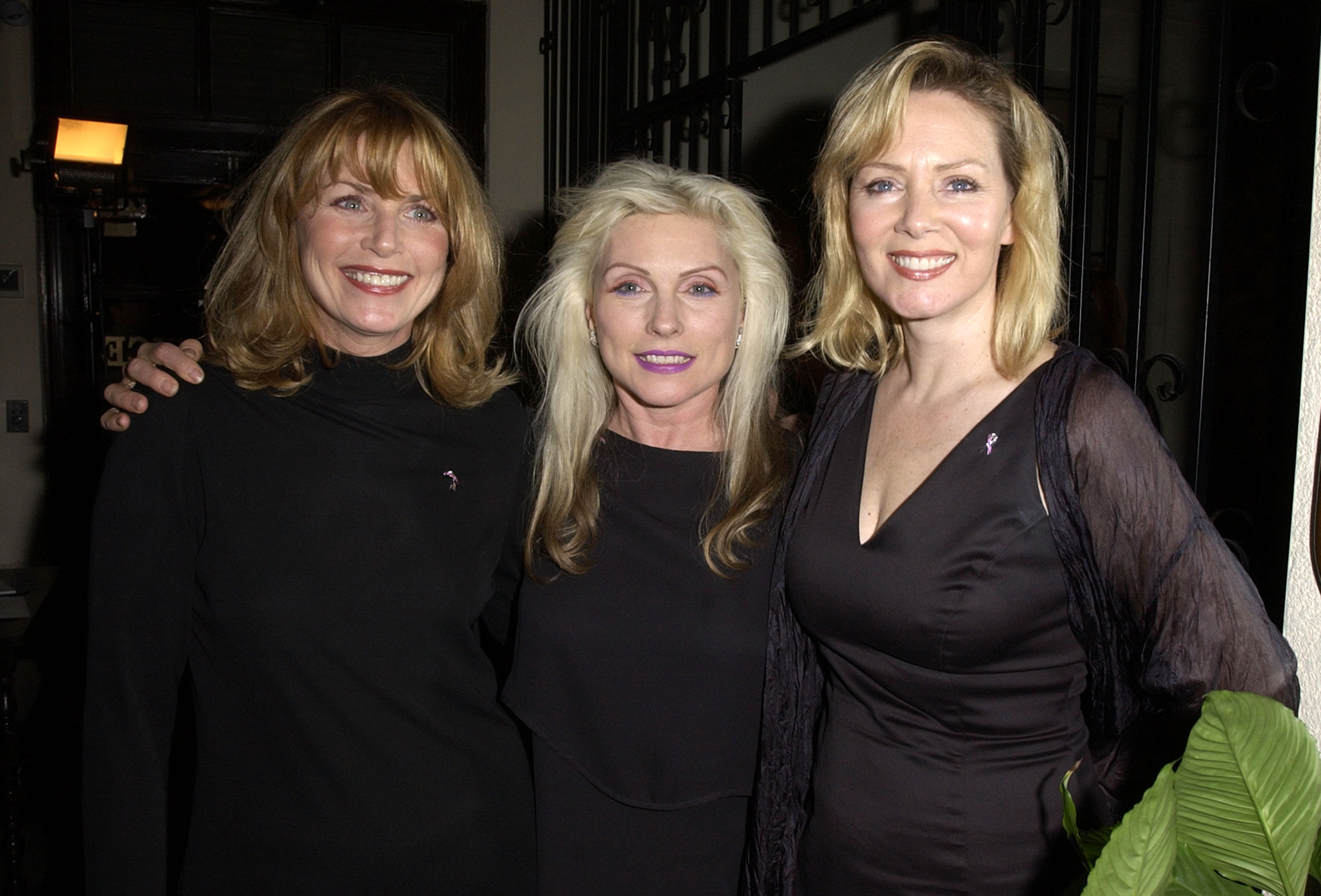 Marcia Strassman, Deborah Harry, and Jean Smart pose backstage during What a Pair!, a celebration of women’s duets from Broadway musicals benefiting the Revlon/UCLA Breast Center at the Wilshire Ebell Theatre in Los Angeles, California. | Source: Getty Images