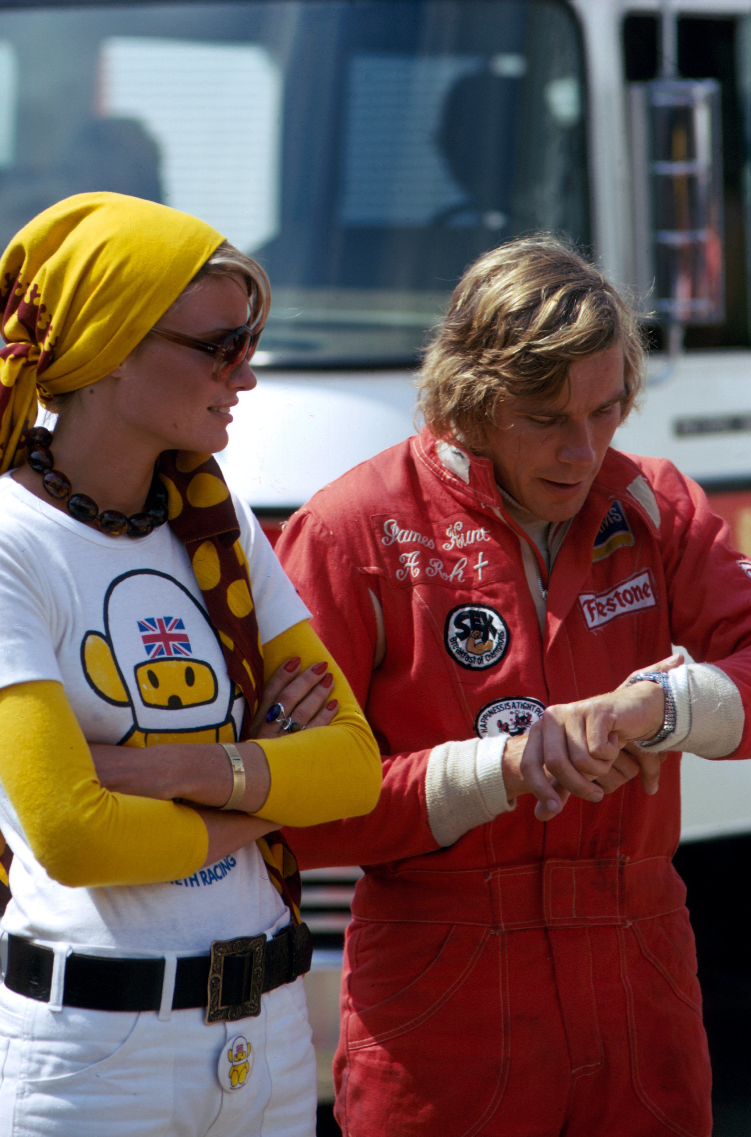 James Hunt and Suzy Miller photographed during the British Grand Prix at the Brands Hatch circuit in Fawkham, England, on July 20, 1974. | Source: Getty Images