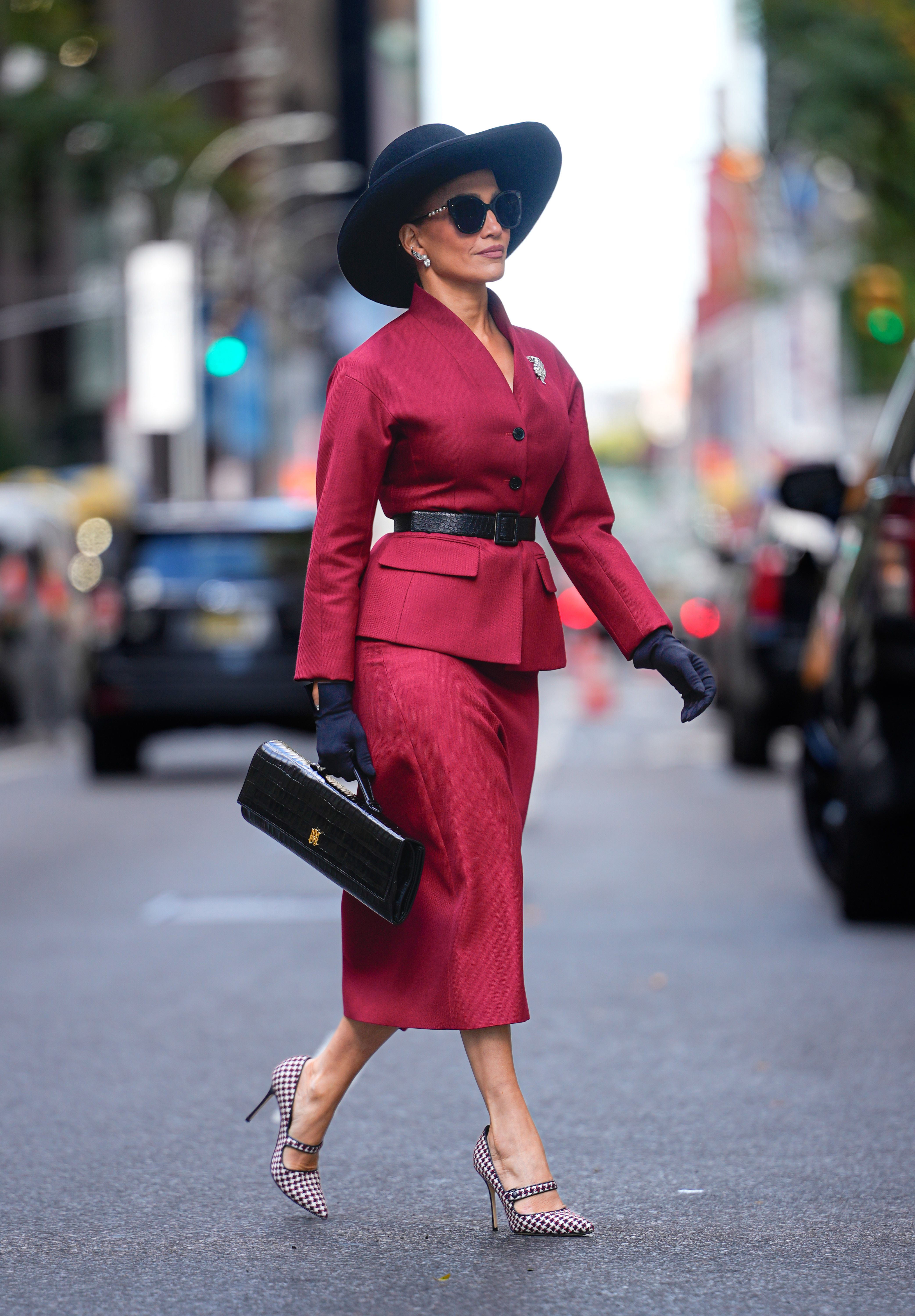 Jennifer Lopez is seen filming "The Last Mrs. Parrish" in Midtown on October 10, 2025, in New York City. | Source: Getty Images
