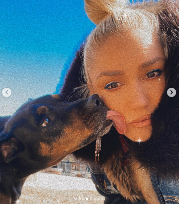 Neither Blake Shelton nor Gwen Stefani posted often about their pets, but they did add a few photos and videos every once in a while, showing fans their real life. This is a photo of her and Betty posted on January 16, 2022. | Source: Instagram/gwenstefani