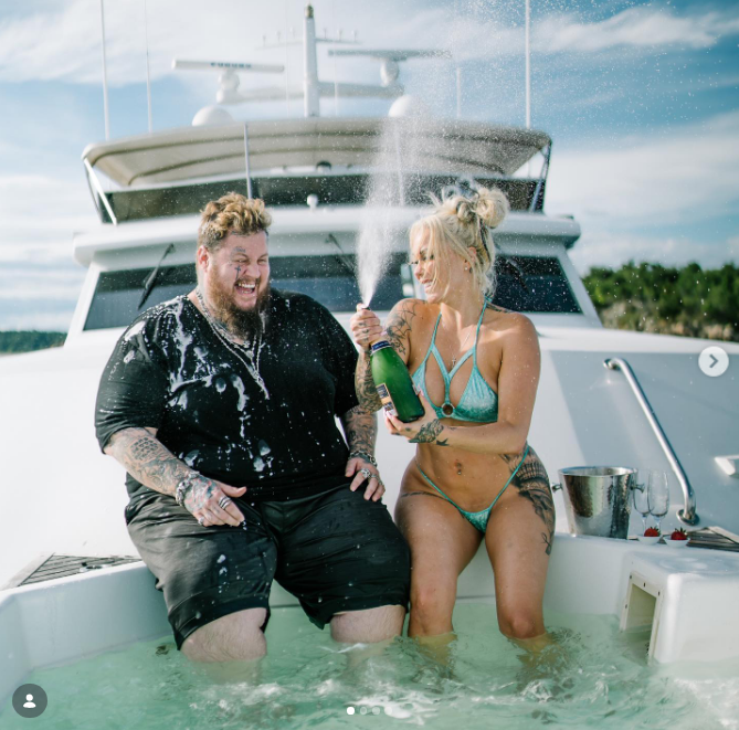 Outside influences also threatened their marriage. In this photo, they posed on a yacht while having fun for a picture shared on September 1, 2020. | Source: Instagram/xomgitsbunnie