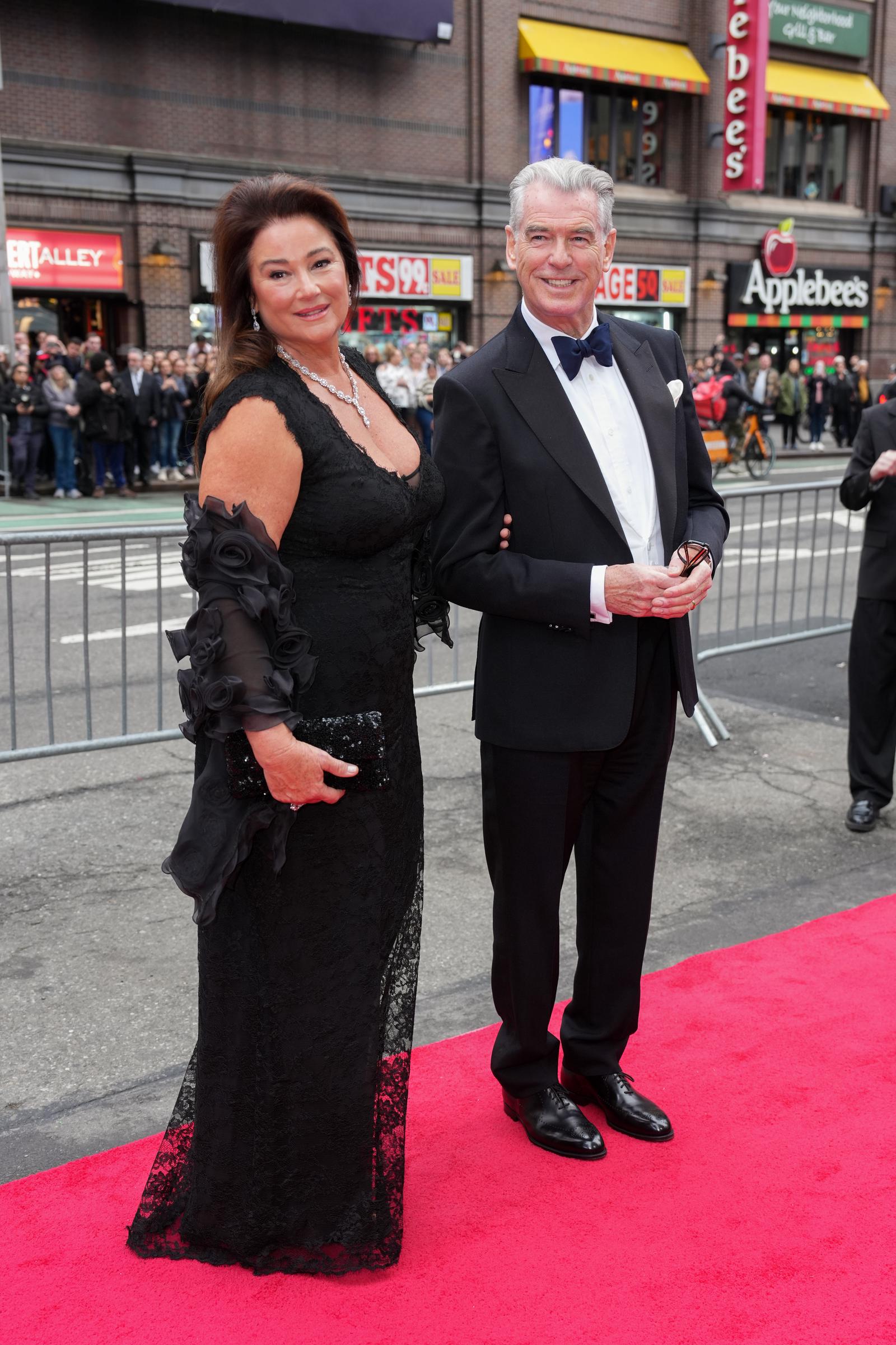 Only three days later, the couple attended the Broadway opening of "Good Night, and Good Luck," giving photographers another glimpse of their affectionate relationship. | Source: Getty Images