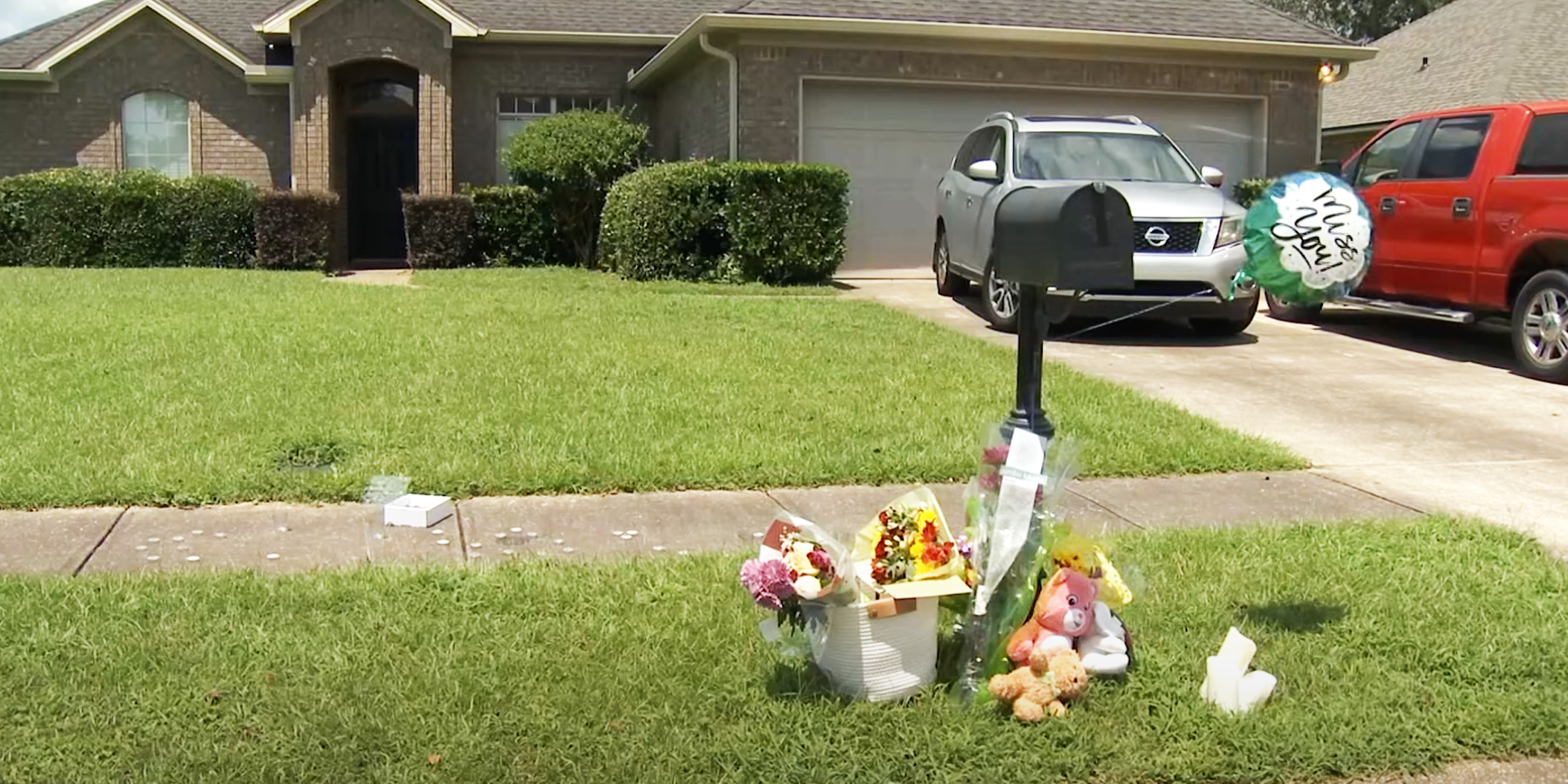 Outside the Smith family's home | Source: YouTube/WKRG