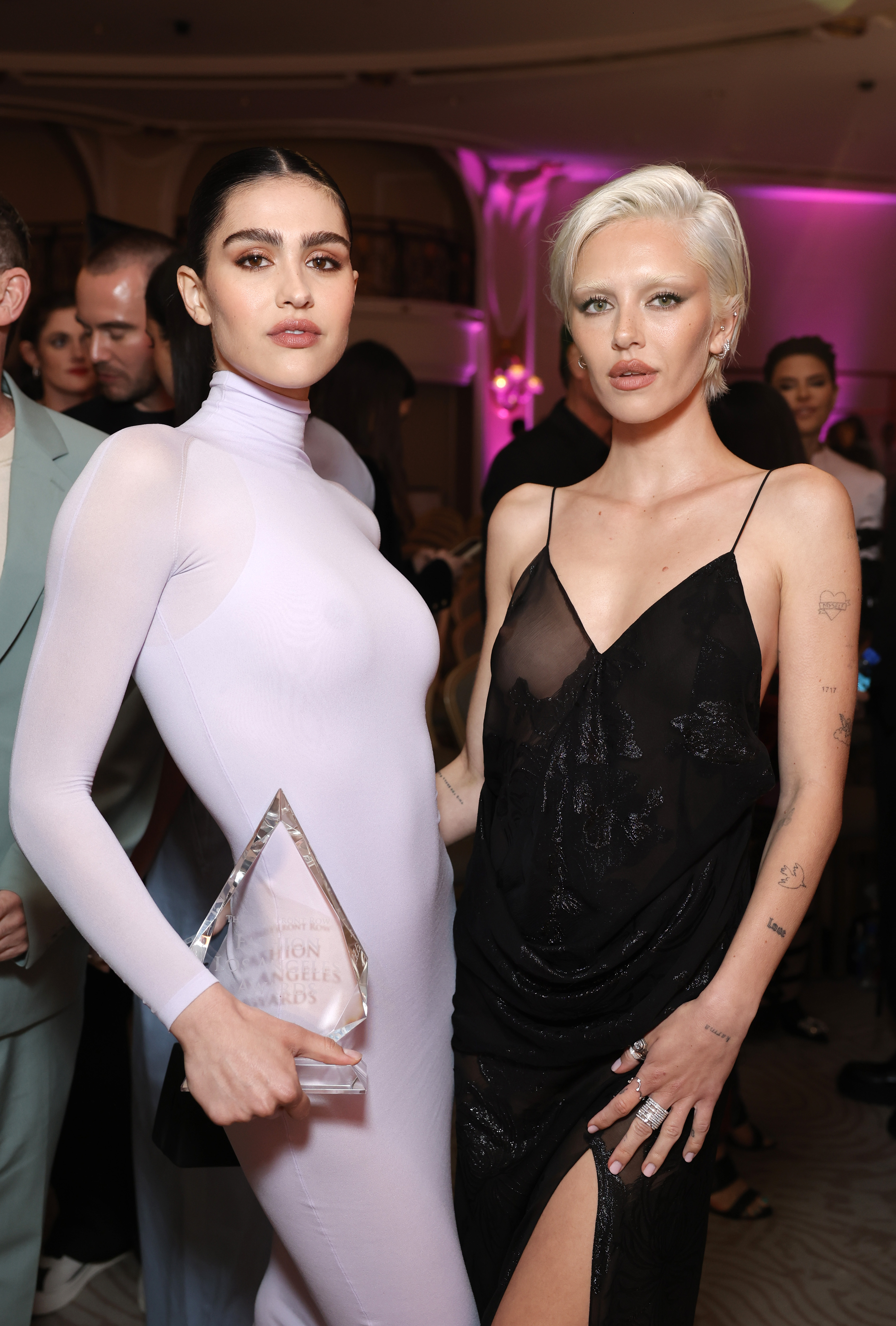 Amelia Gray and Delilah Belle Hamlin attend The Daily Front Row's Eighth Annual Fashion Los Angeles Awards at The Beverly Hills Hotel on April 28, 2024, in Beverly Hills, California | Source: Getty Images