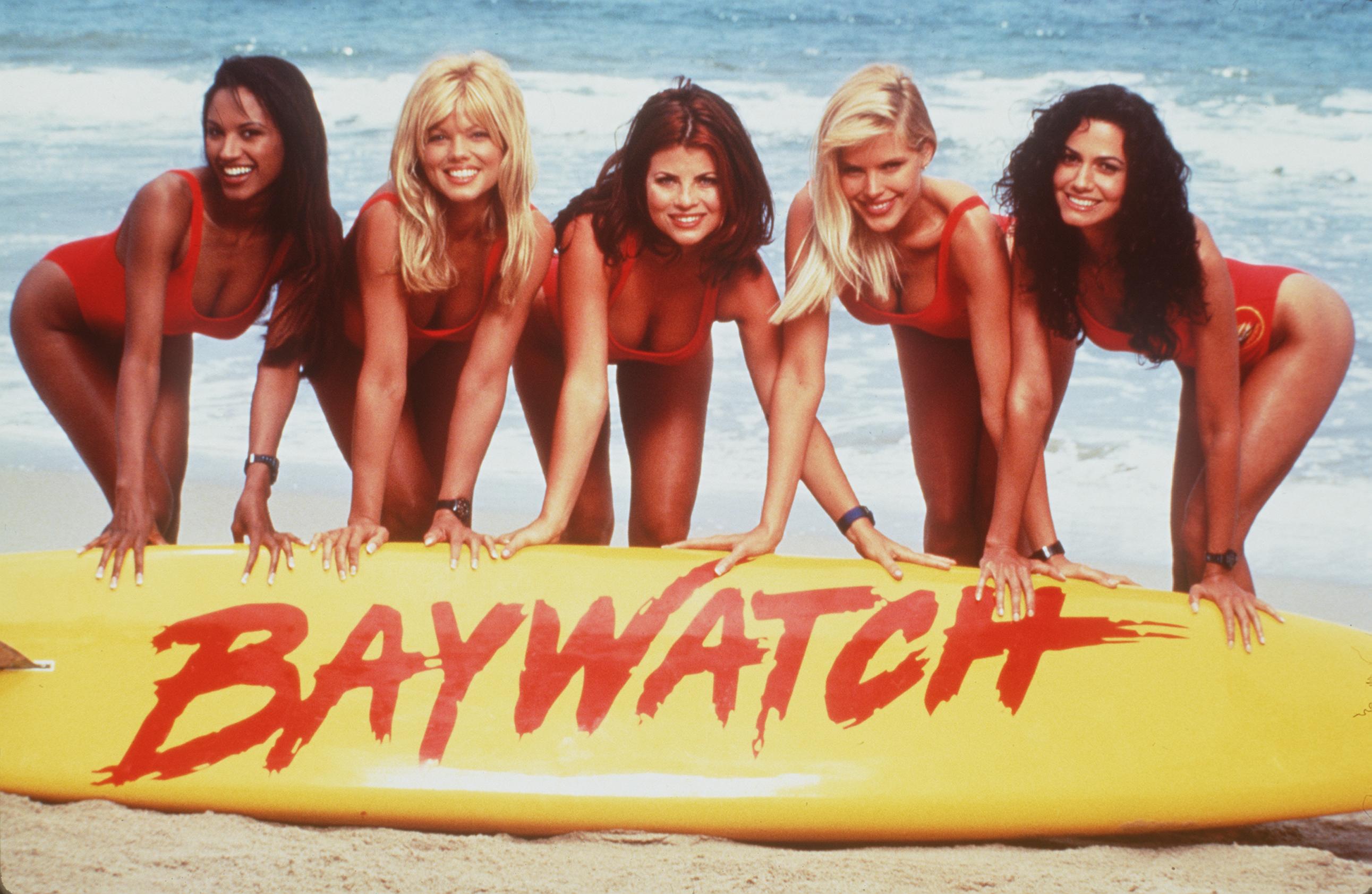The Girls of "Baywatch," pictured in 1996 | Source: Getty Images