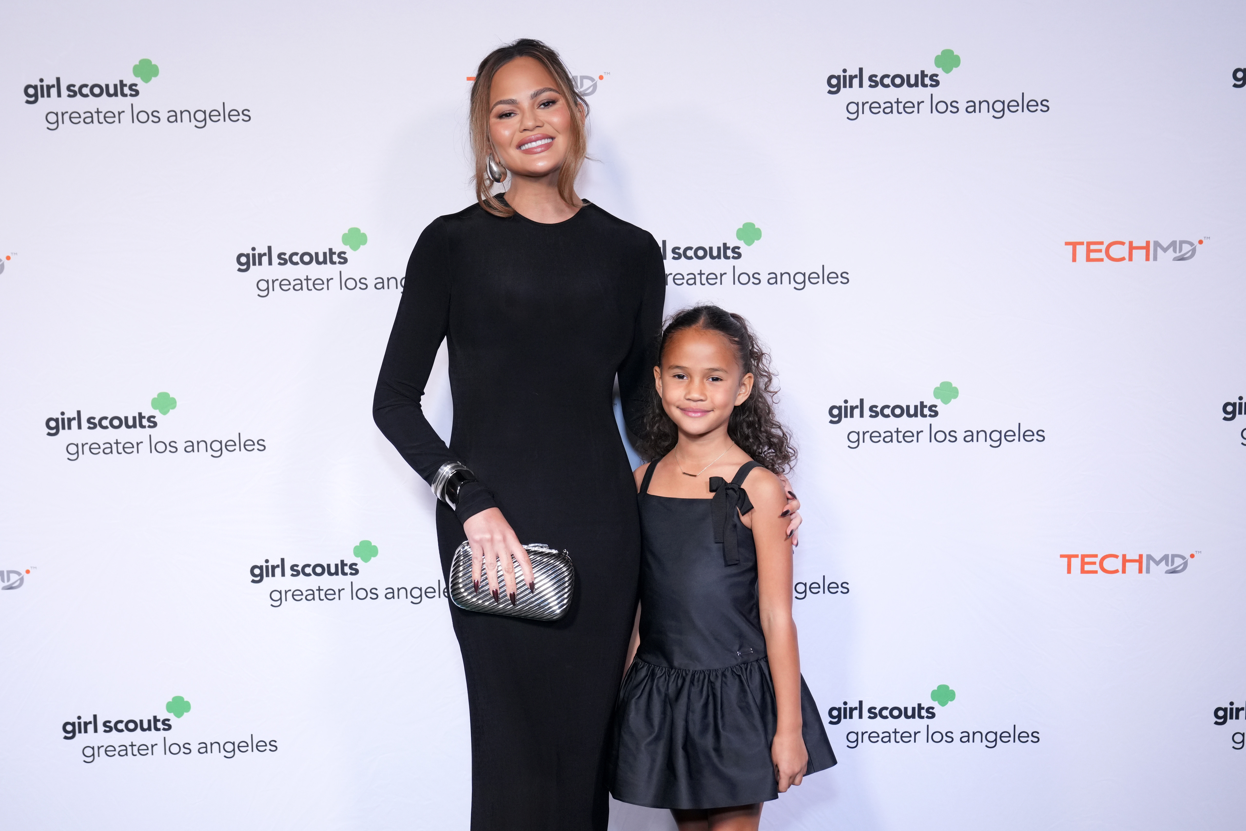 Chrissy Teigen and daughter Luna attend the Girl Scouts of Greater Los Angeles Changemaker Awards at the Skirball Cultural Center, on November 9, 2024 | Source: Getty Images