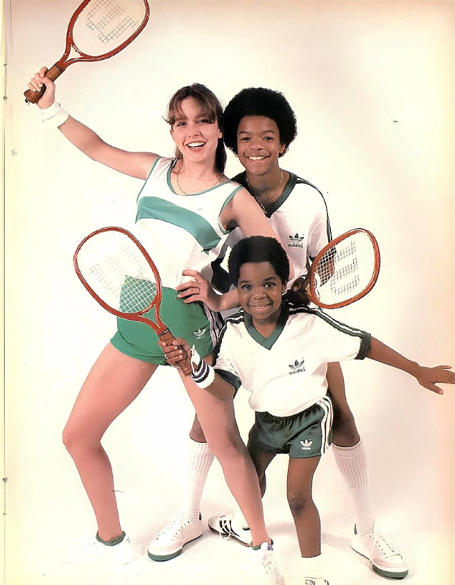 Dana Plato, Gary Coleman and Todd Bridges pose together with tennis rackets. Plato played Kimberly Drummond, Philip's daughter, and was only 14 when Diff'rent Strokes became a ratings success, reportedly earning $20,000 a week at the height of the show's popularity. | Source: Instagram/danaplatolegacy