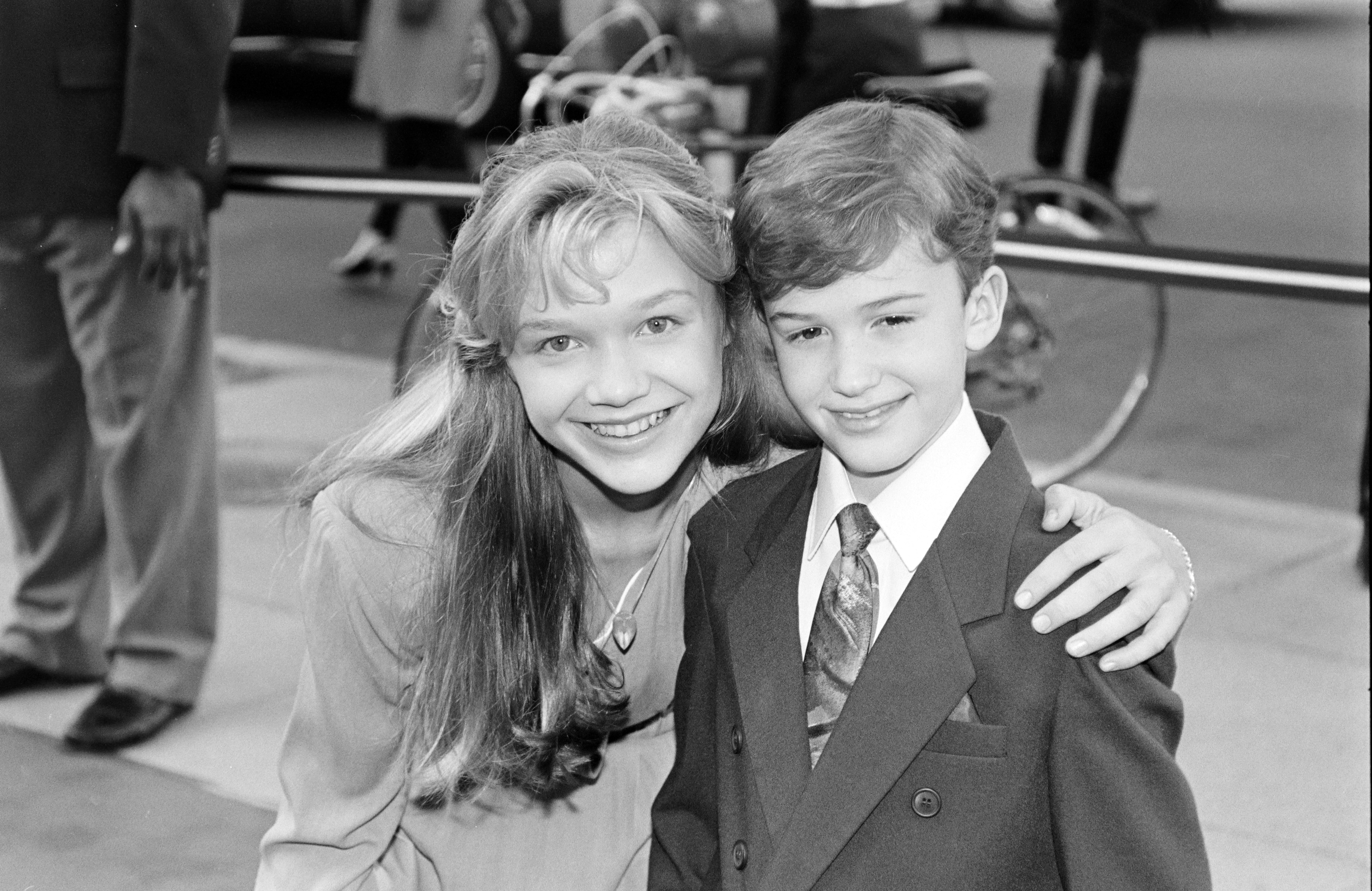 Ariana Richards and Joseph Mazzello at the Washington, D.C. premiere of "Jurassic Park," 1993 | Source: Getty Images