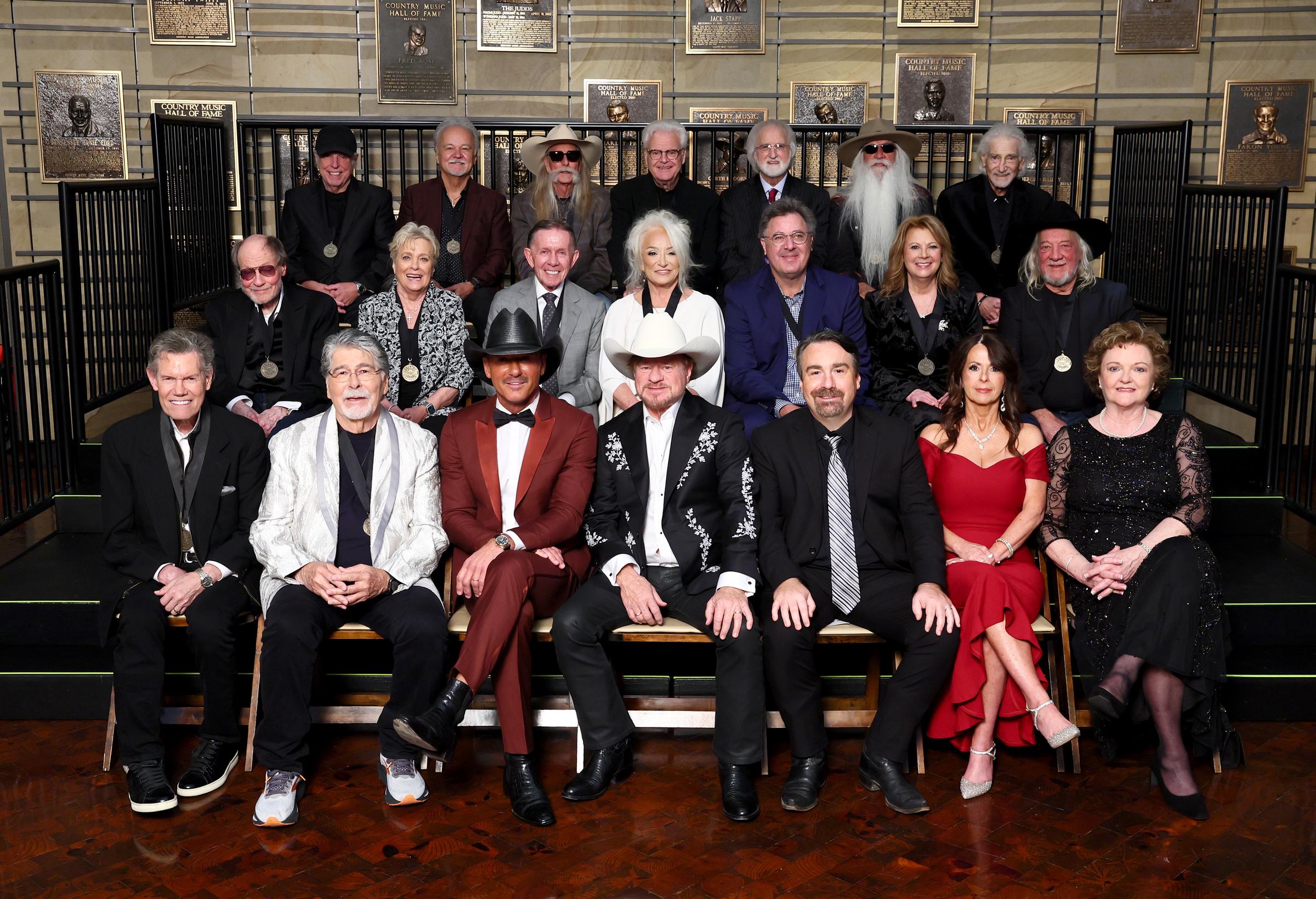 Country music stars and industry figures gather for a group photo at the Country Music Hall of Fame and Museum’s 2026 Medallion Ceremony on October 18, 2026, in Nashville, Tennessee. | Source: Getty Images