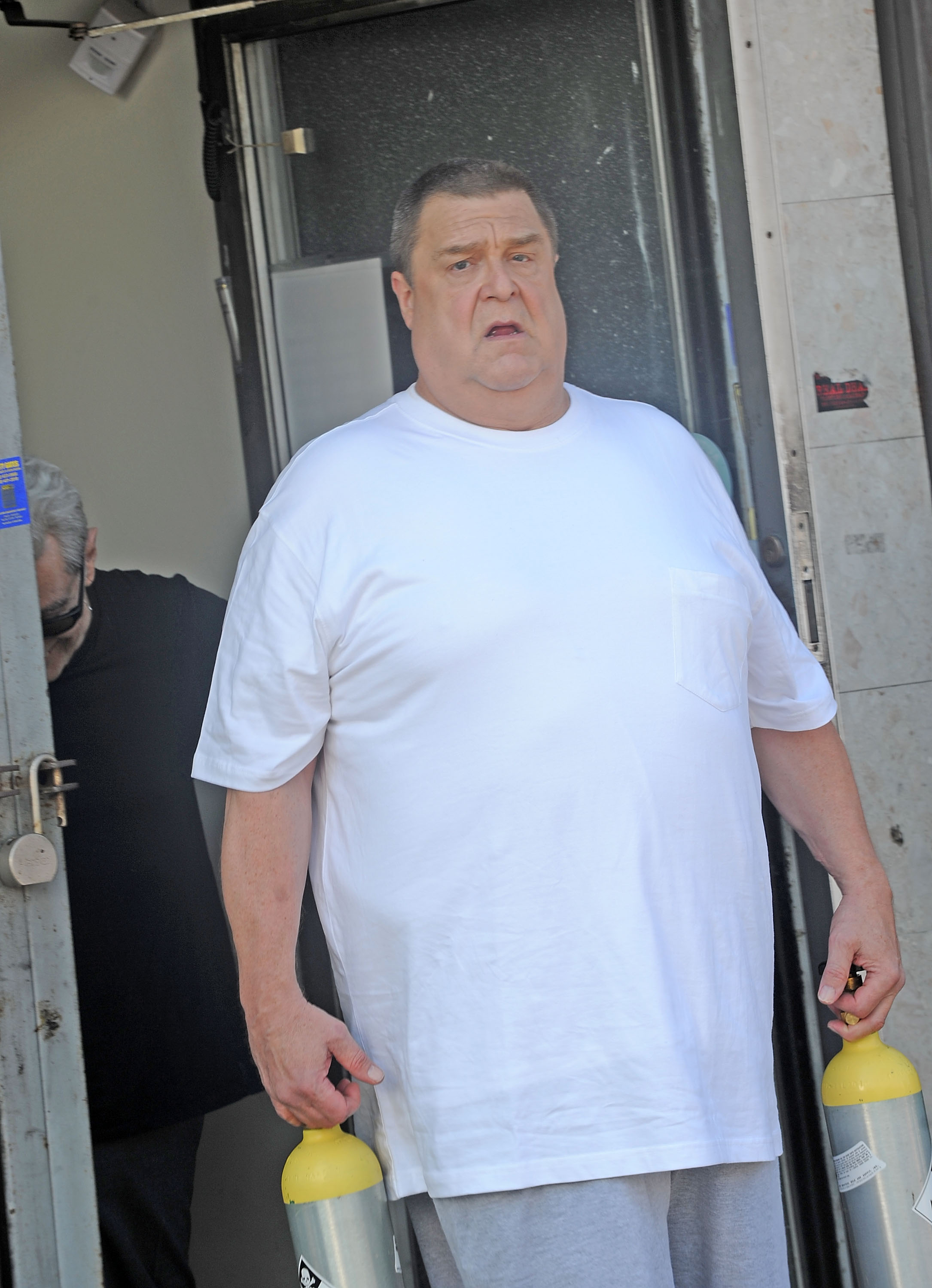 John Goodman was photographed on location for You Don’t Know Jack in Brooklyn in August 2009, several years into the new chapter he had begun after seeking treatment for alcohol addiction. | Source: Getty Images