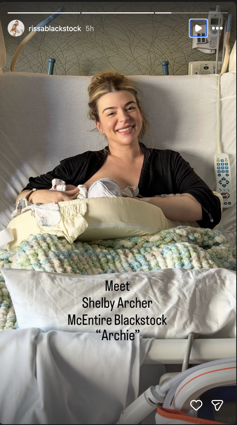 Marissa Blackstock cradles newborn Shelby Archer McEntire Blackstock, nicknamed "Archie," while introducing her son from her hospital bed. | Source: Instagram/rissablackstock