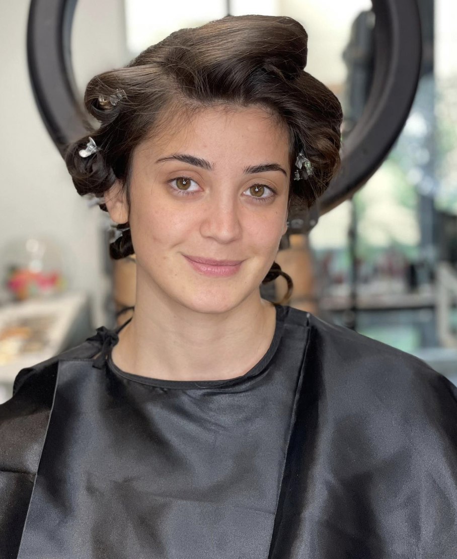 The bride before applying makeup | Source: Instagram/arber_bytyqi_mua