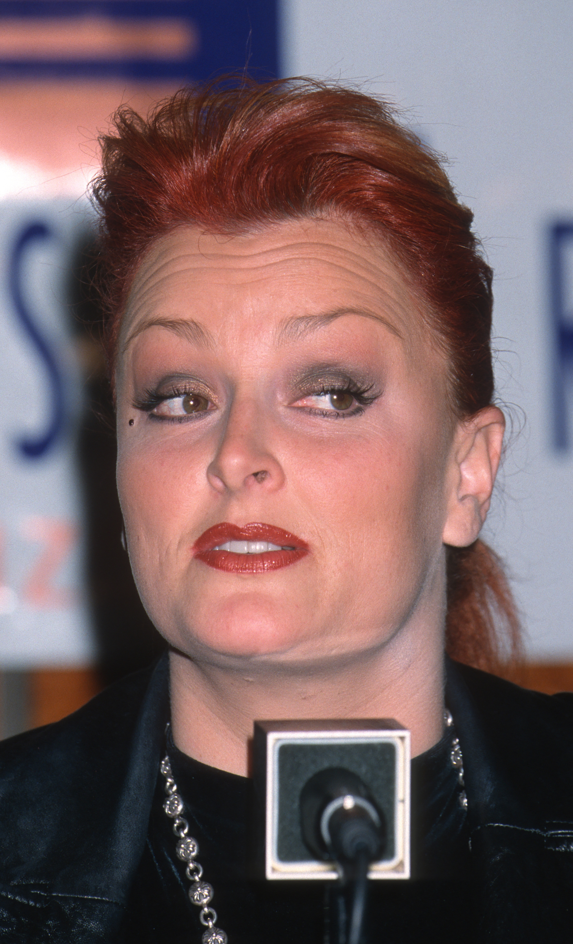 Wynonna attended a press conference for the Judds' New Year's Eve reunion concert at the MGM Grand in Las Vegas on December 6, 1998. The image offers another early reference point, several years before she began publicly discussing the emotional side of her relationship with weight. | Source: Getty Images