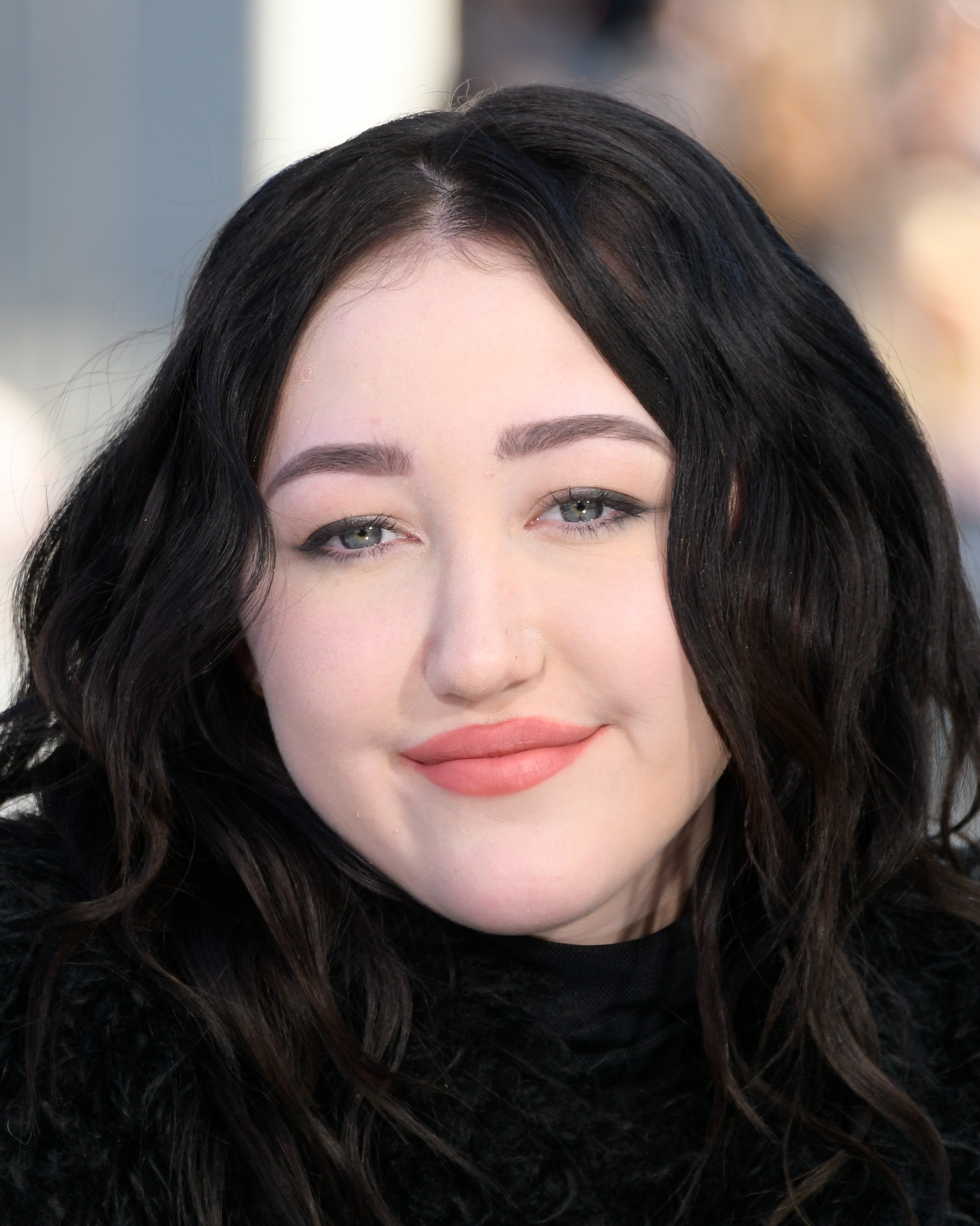 Noah Cyrus visits "Extra" at Universal Studios Hollywood in California on February 24, 2017. | Source: Getty Images