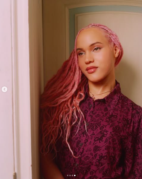 Airyn De Niro posing in a pink dress. | Source: Instagram/aleckvenegas