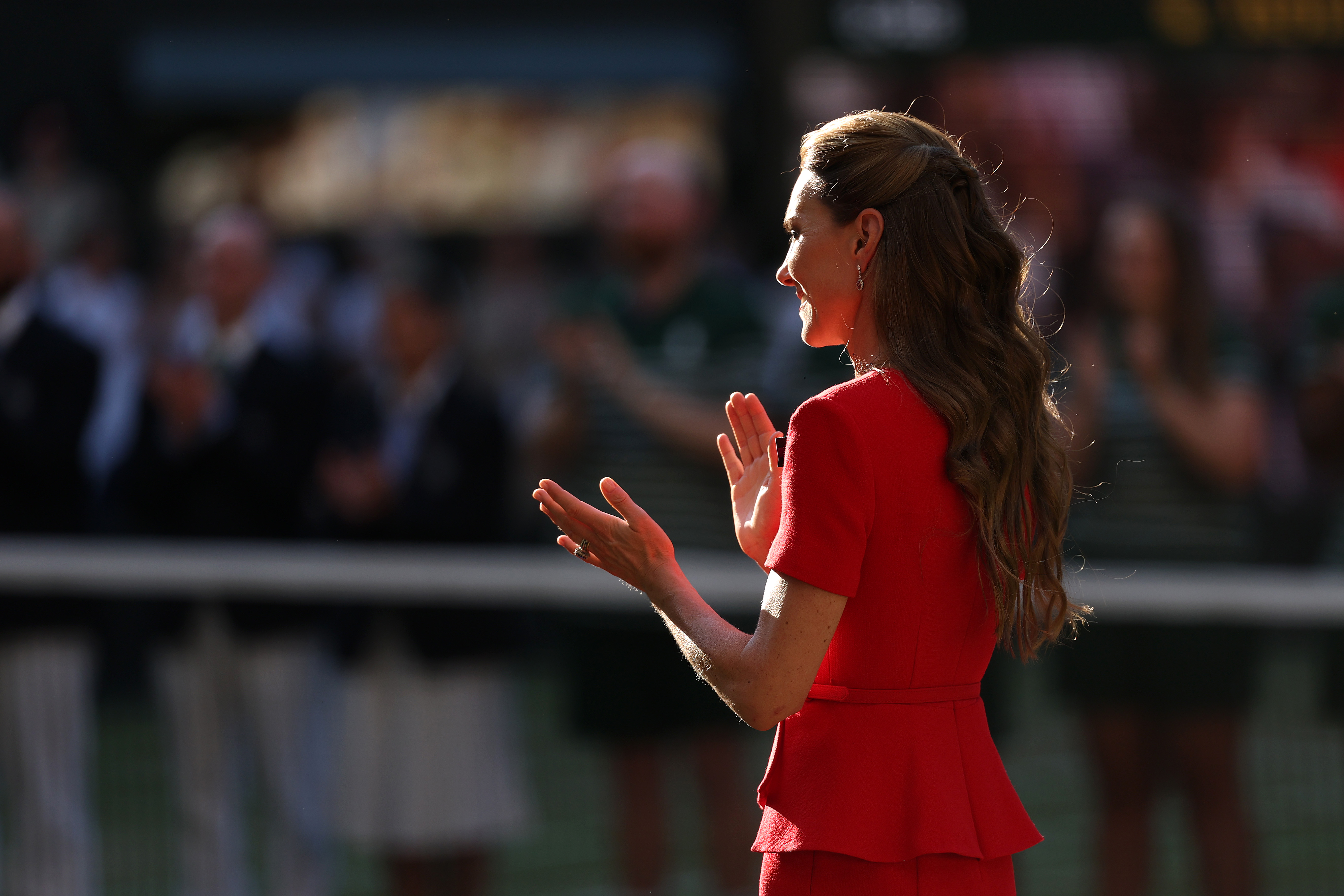 This was the moment before Catherine presented the Venus Rosewater Dish to women's singles champion Linda Nosková after the final against Karolína Muchová. The presentation marked one of her key ceremonial duties during the Championships. | Source: Getty Images