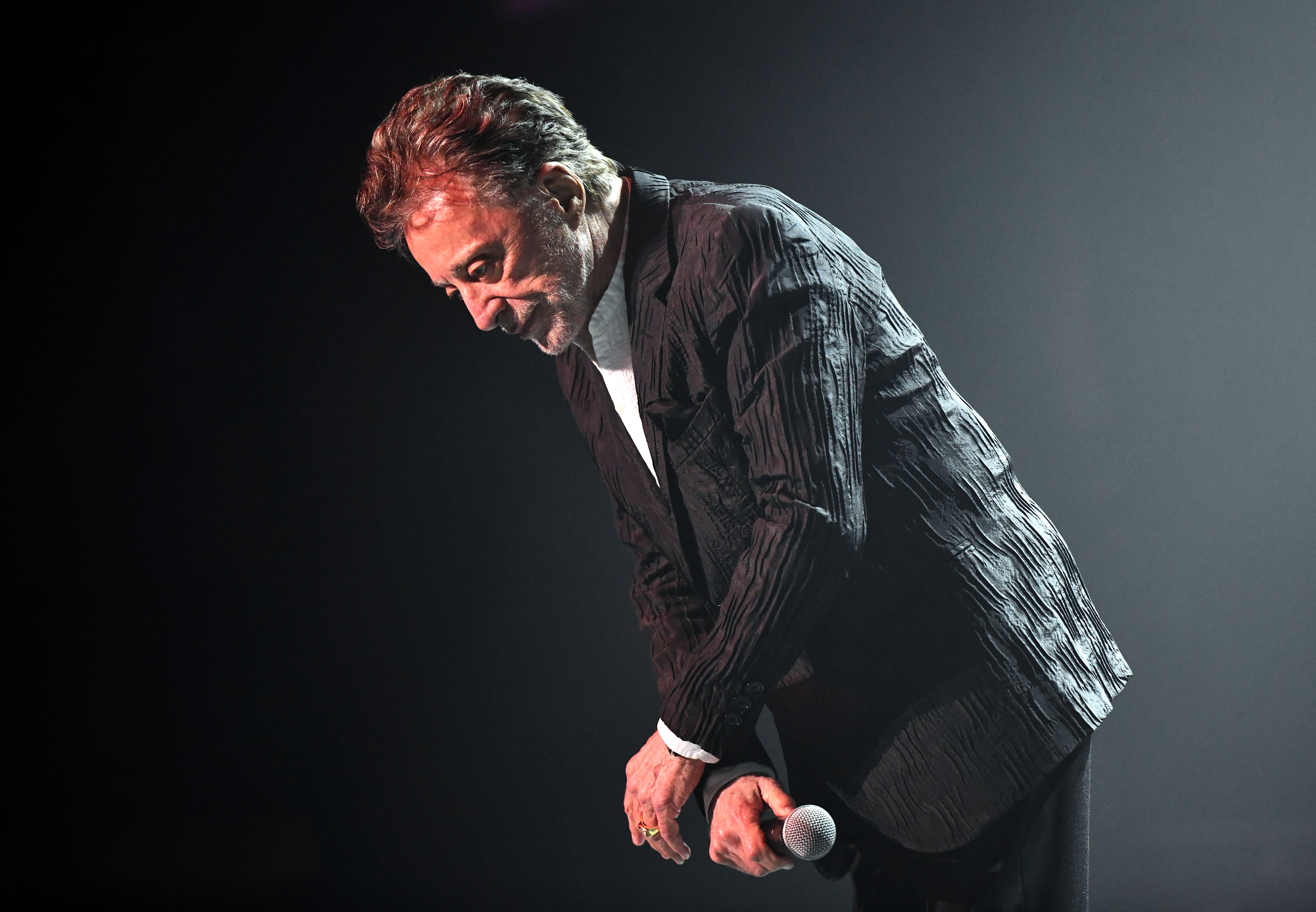 The legendary singer performing at Saban Theatre on March 1, 2019, in Beverly Hills, California. | Source: Getty Images