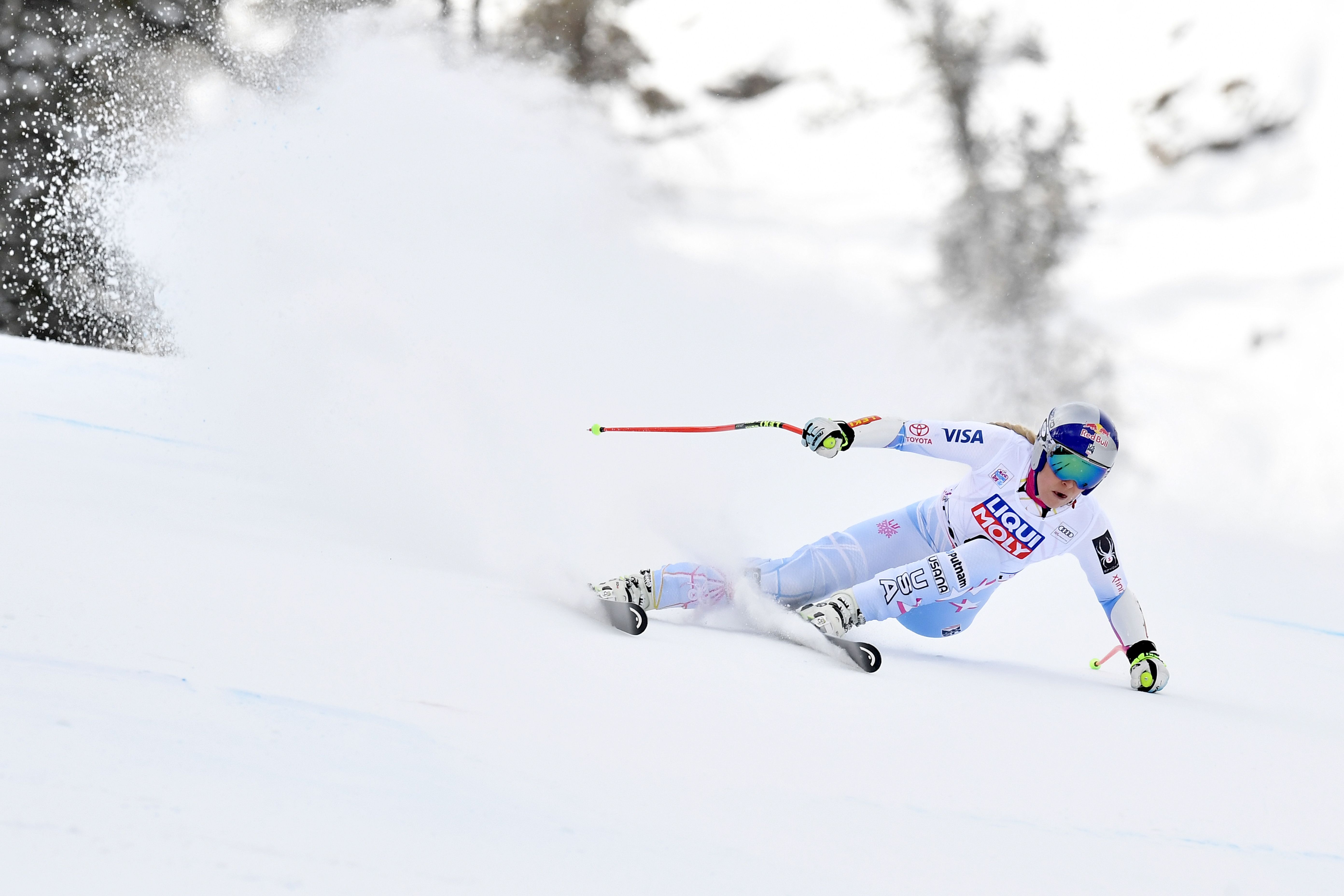 Lindsey Vonn competes in the FIS Alpine World Cup Women's Super G on January 21, 2018 in Cortina d'Ampezzo, Italian Alps | Source: Getty Images