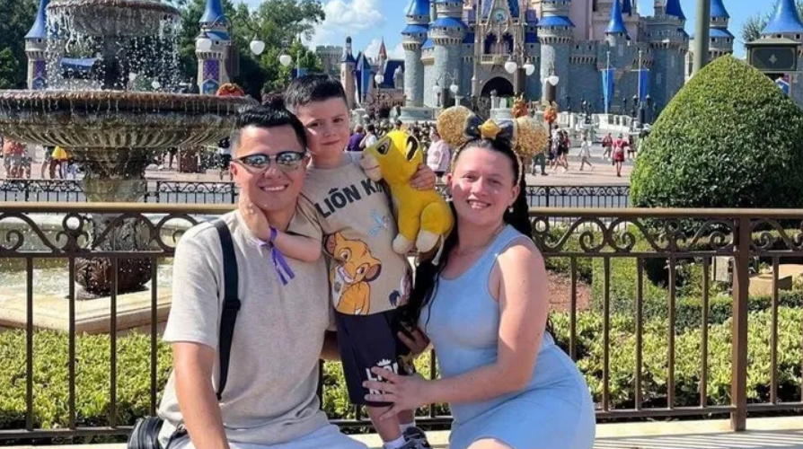 Andres Garcia, Sara Sanchez, and their son, Salvador Sanchez having fun at Disneyland. | Source: GoFundMe
