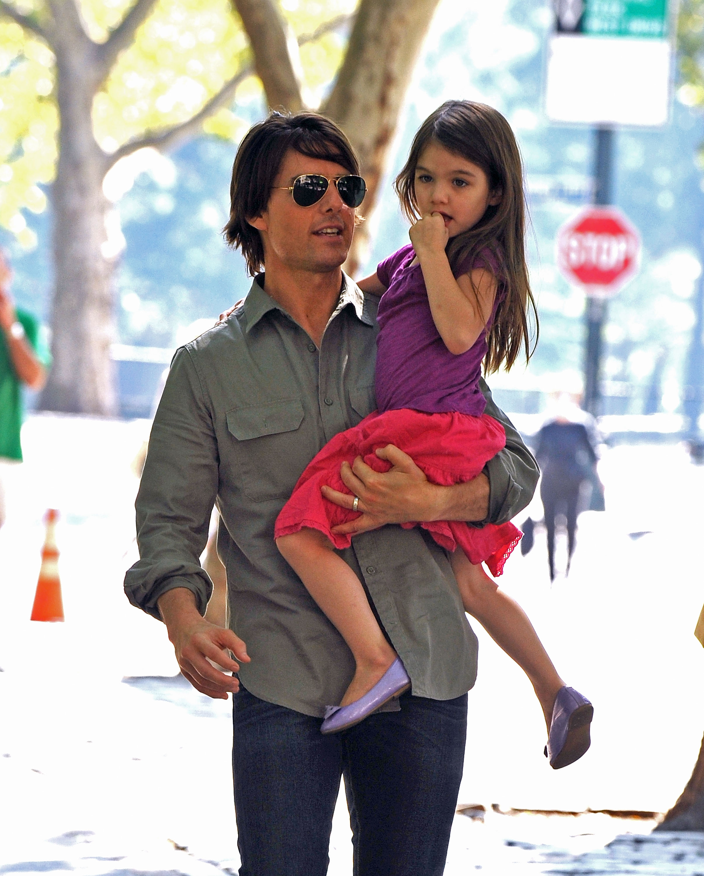 Tom and Suri visit a Central Park West playground on September 7, 2010 in New York City | Source: Getty Images