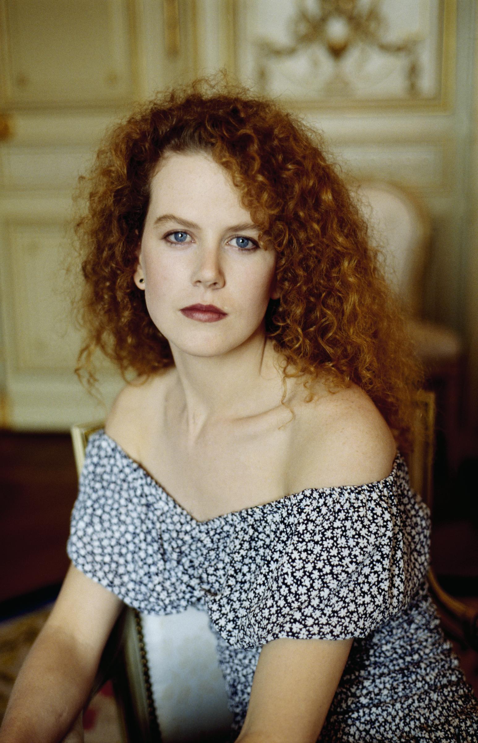 This 1989 portrait captures the peak facial fullness that naturally occurs during a person's early twenties. This completely untreated look represents the clean slate before decades of public speculation regarding cosmetic enhancements began. | Source: Getty Images