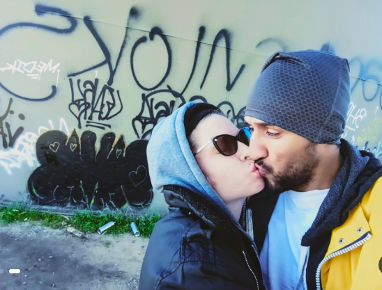 This image belongs to the final stretch of Daveigh's public story, when reports described illness, homelessness, and desperation. It is one of the last visual pieces of a life that had moved far from Hollywood's bright beginning. | Source: GoFundMe/Help Daveigh Chase Find Comfort & Peace