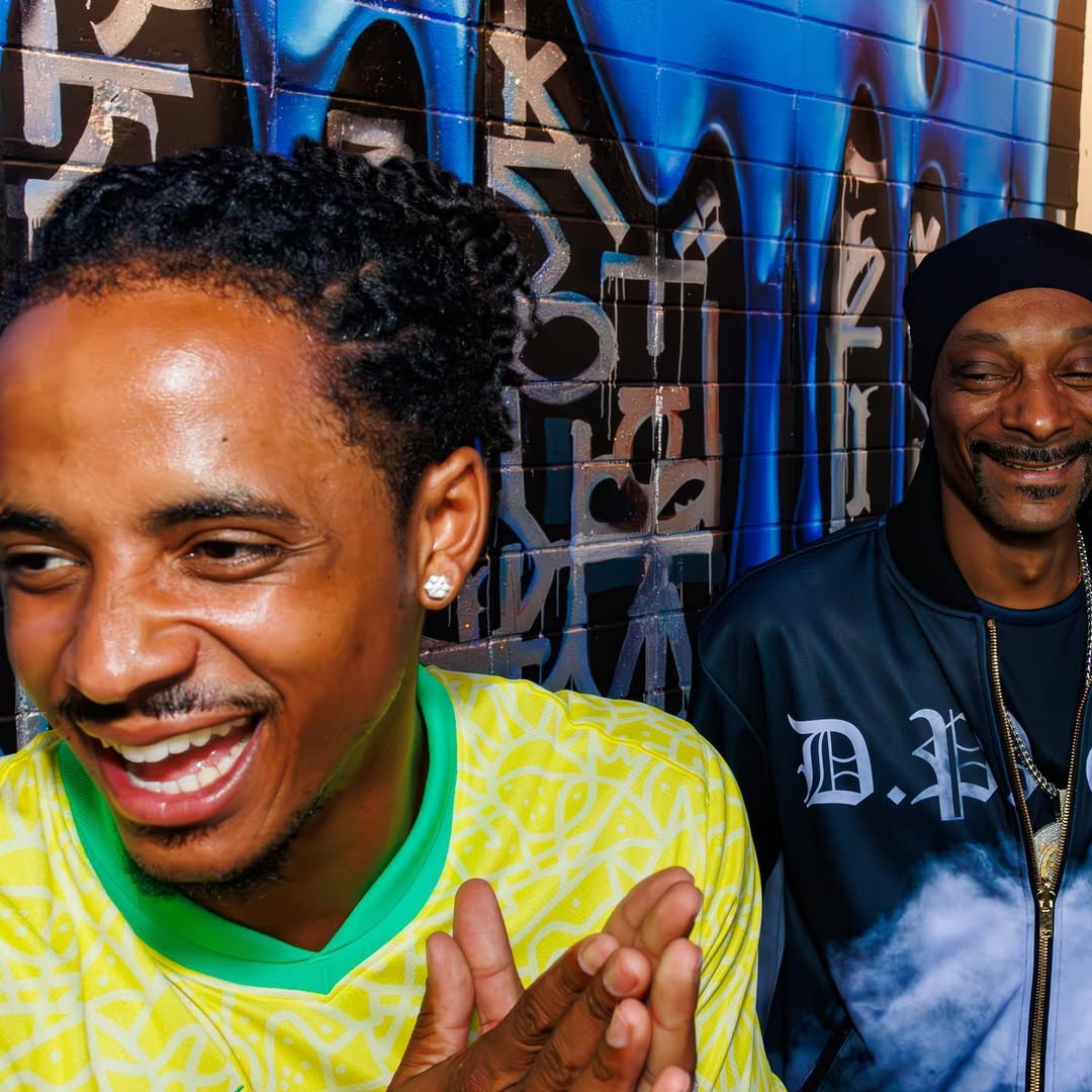 Cordell Broadus is photographed with his father Snoop Dogg | Source: Instagram/cbroadus