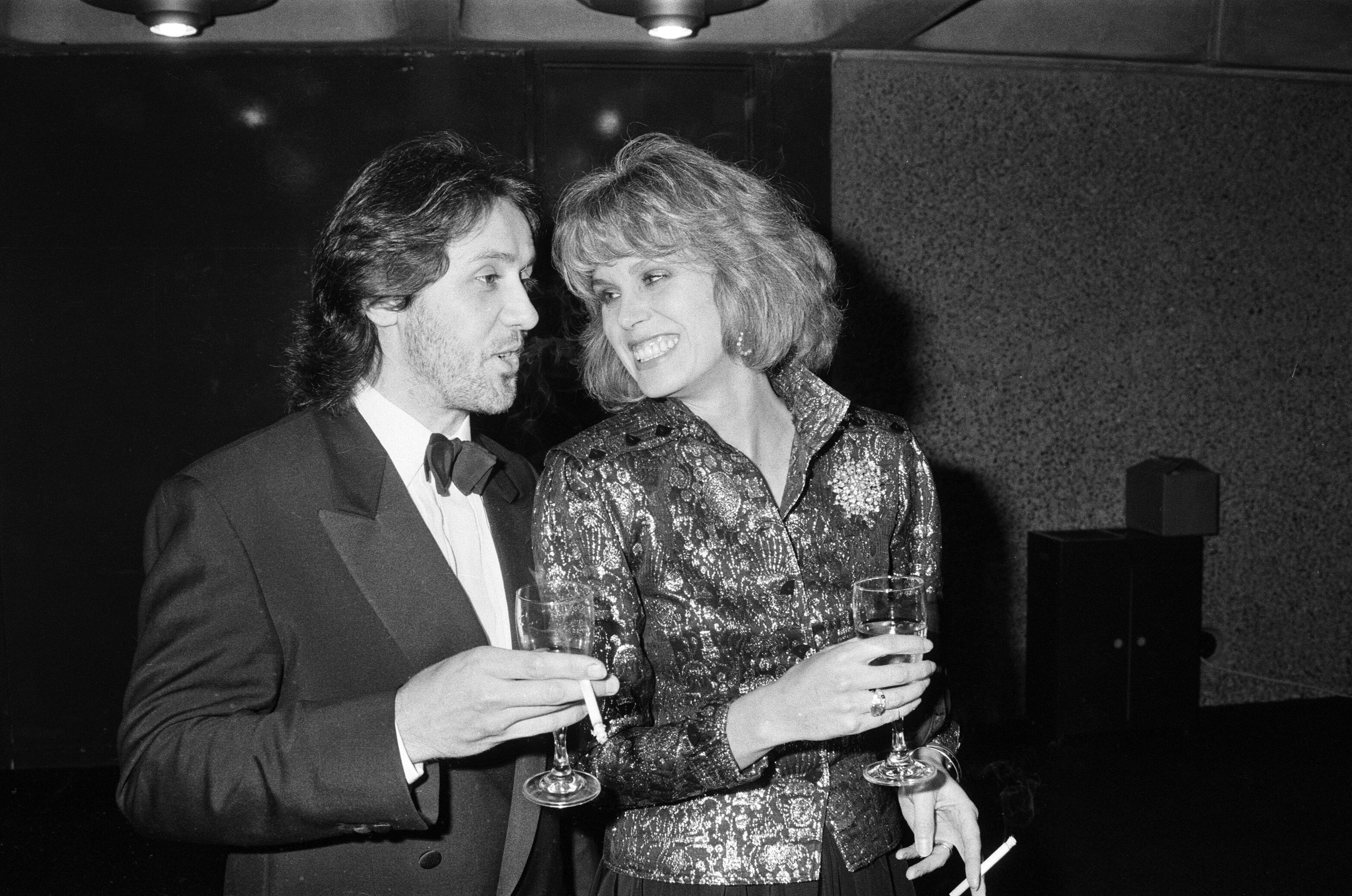 Joanna Lumley and Stephen Barlow on November 4, 1986 | Source: Getty Images