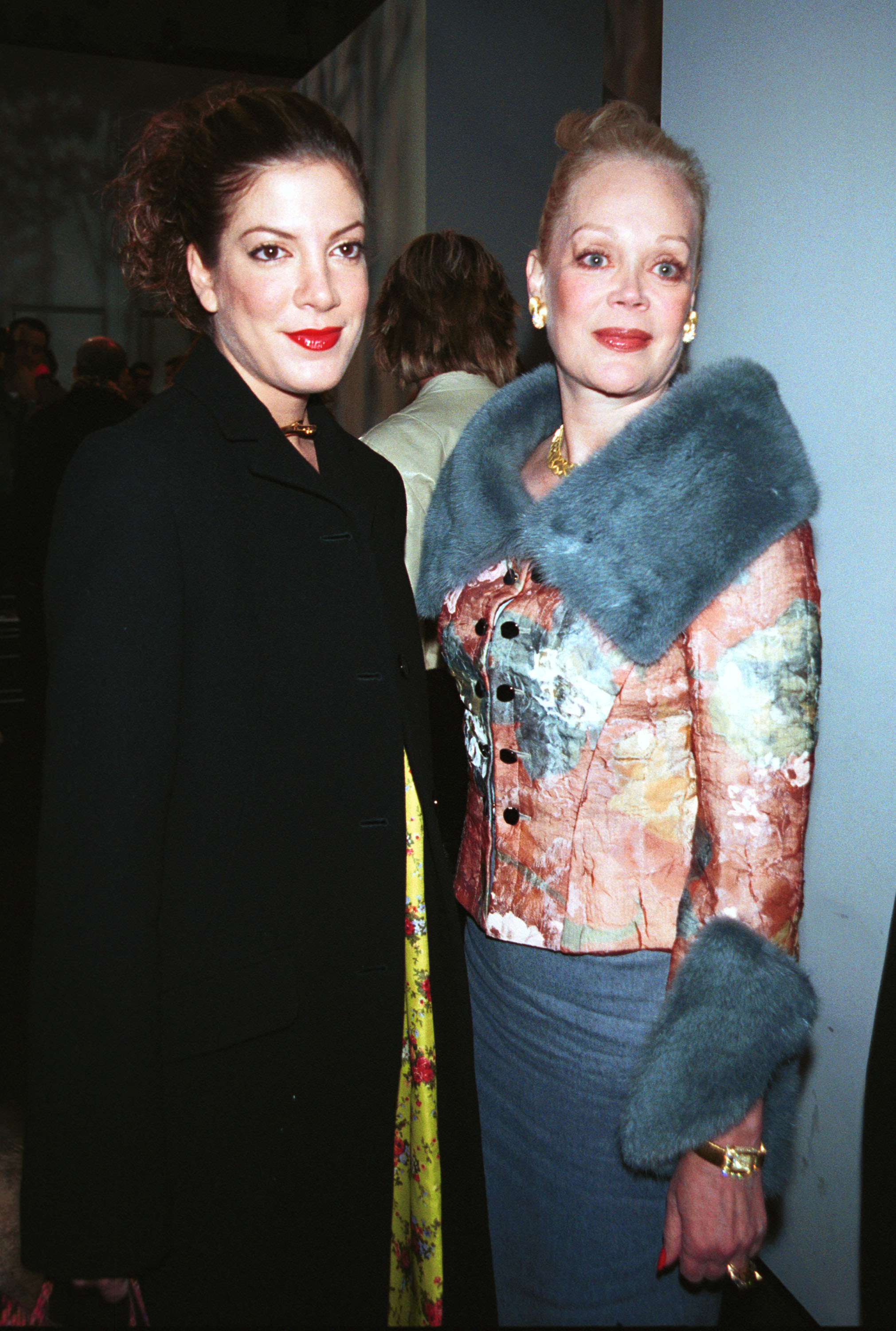 Tori Spelling and Candy Spelling attend the Diane Von Furstenberg Fall show at New York City on February 11, 2001, in New York City | Source: Getty Images