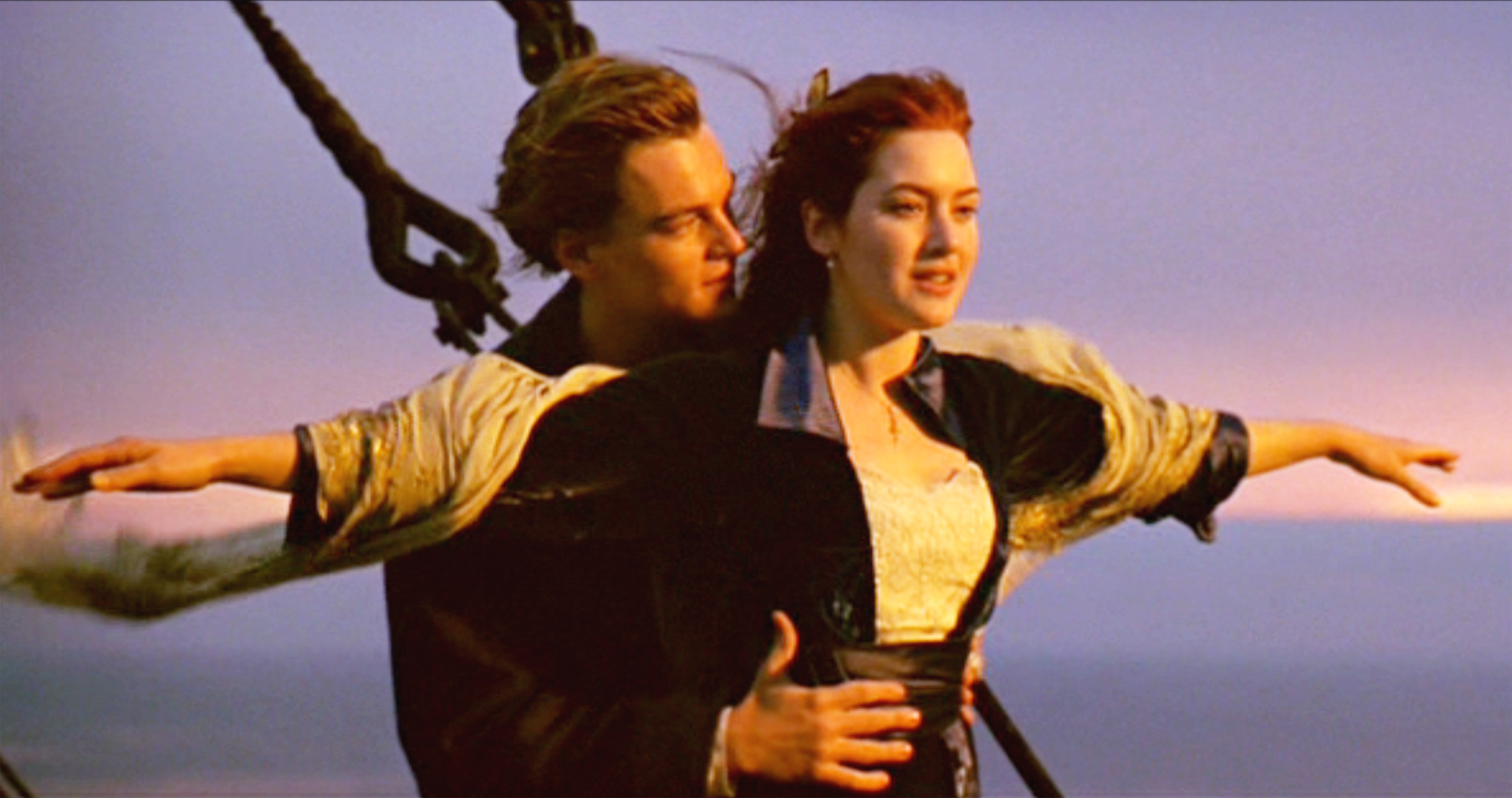 Leonardo DiCaprio and Kate Winslet as their characters Jack and Rose from "Titanic" in December 1997. | Source: Getty Images