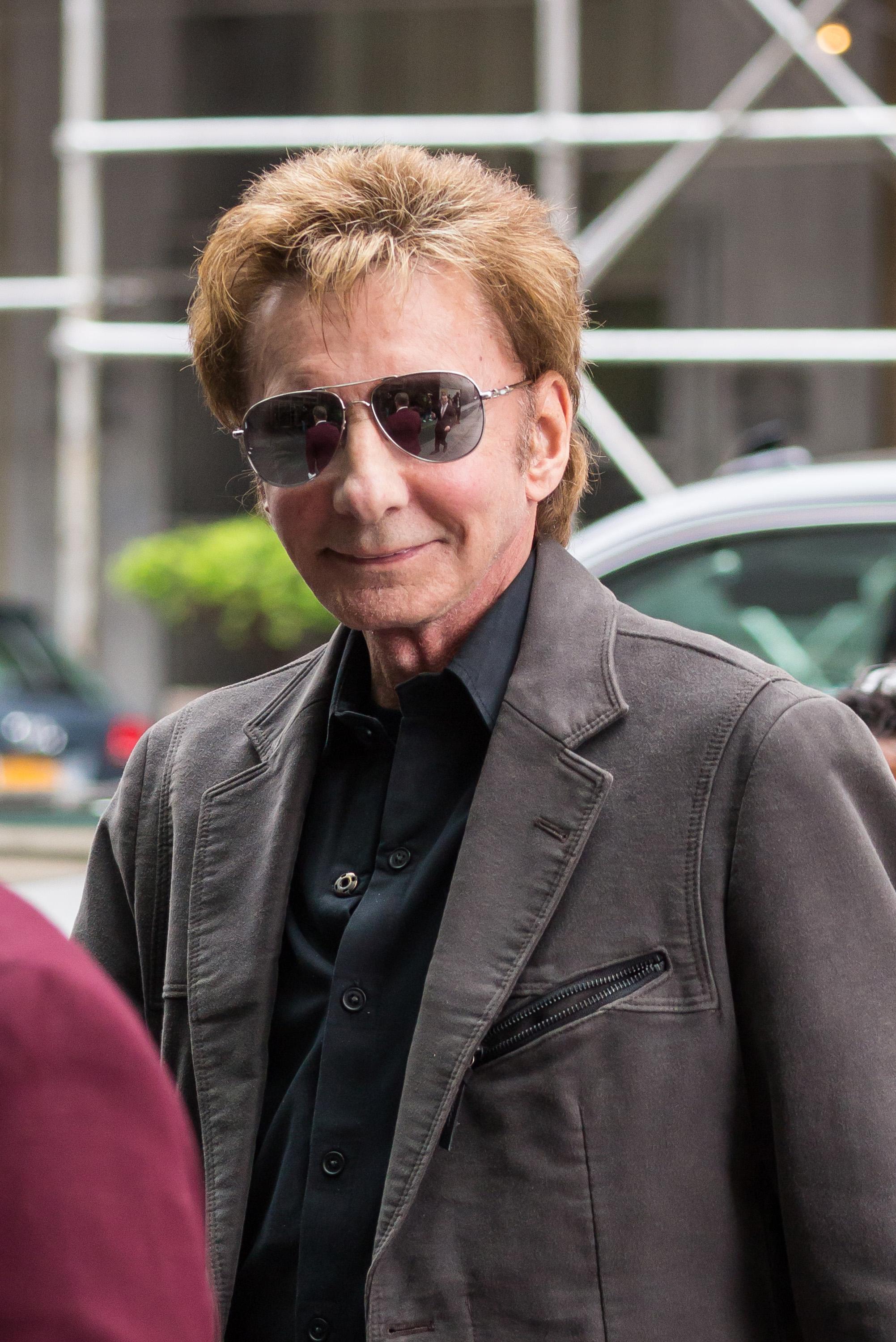 Barry Manilow is seen in Midtown in New York City  on May 23, 2017. | Source: Getty Images