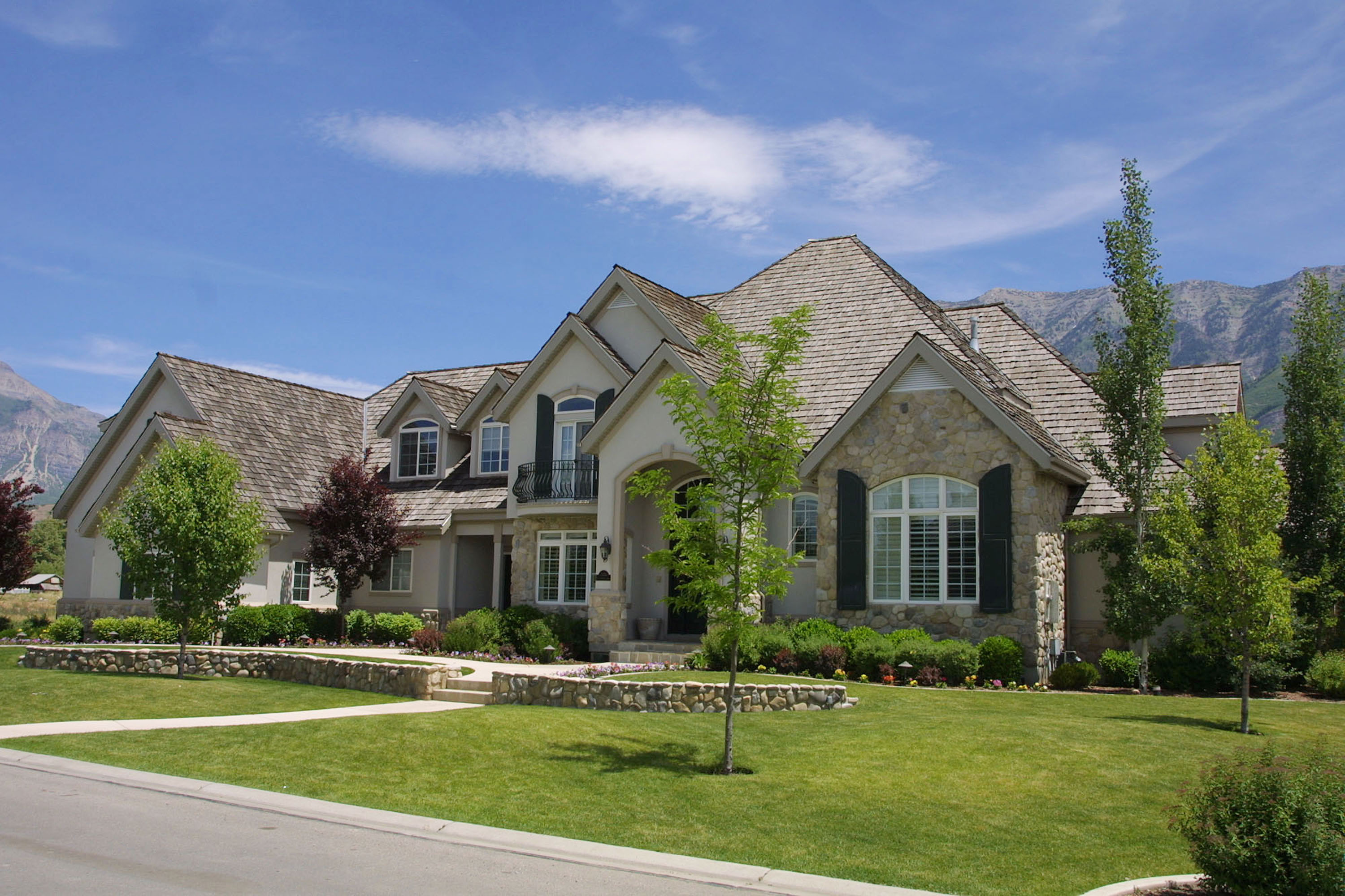 Donny and Debbie Osmond made Provo, Utah, their family home, enjoying a quieter life away from the entertainment industry. An exterior view of their residence was photographed on June 10, 2001. | Source: Getty Images