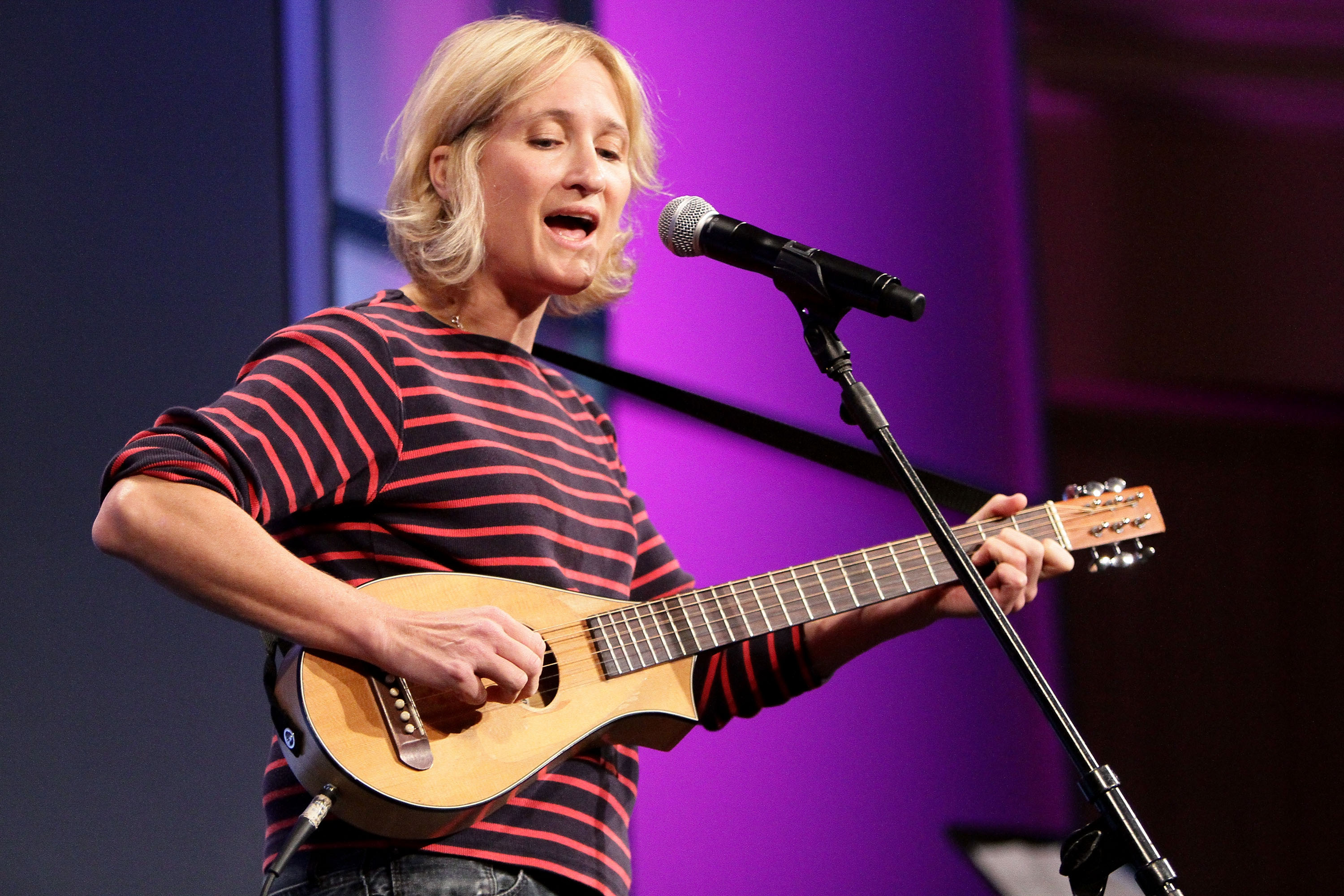 Jill Sobule performs at TEDMED in San Diego, California, on October 28, 2010 | Source: Getty Images