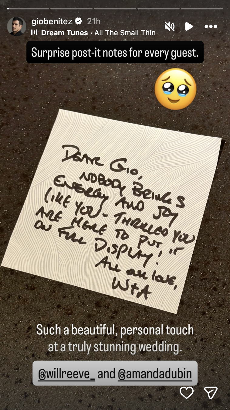 A handwritten note for Gio Benitez was one of many personal touches shared with guests at the wedding | Source: Instagram/giobenitez