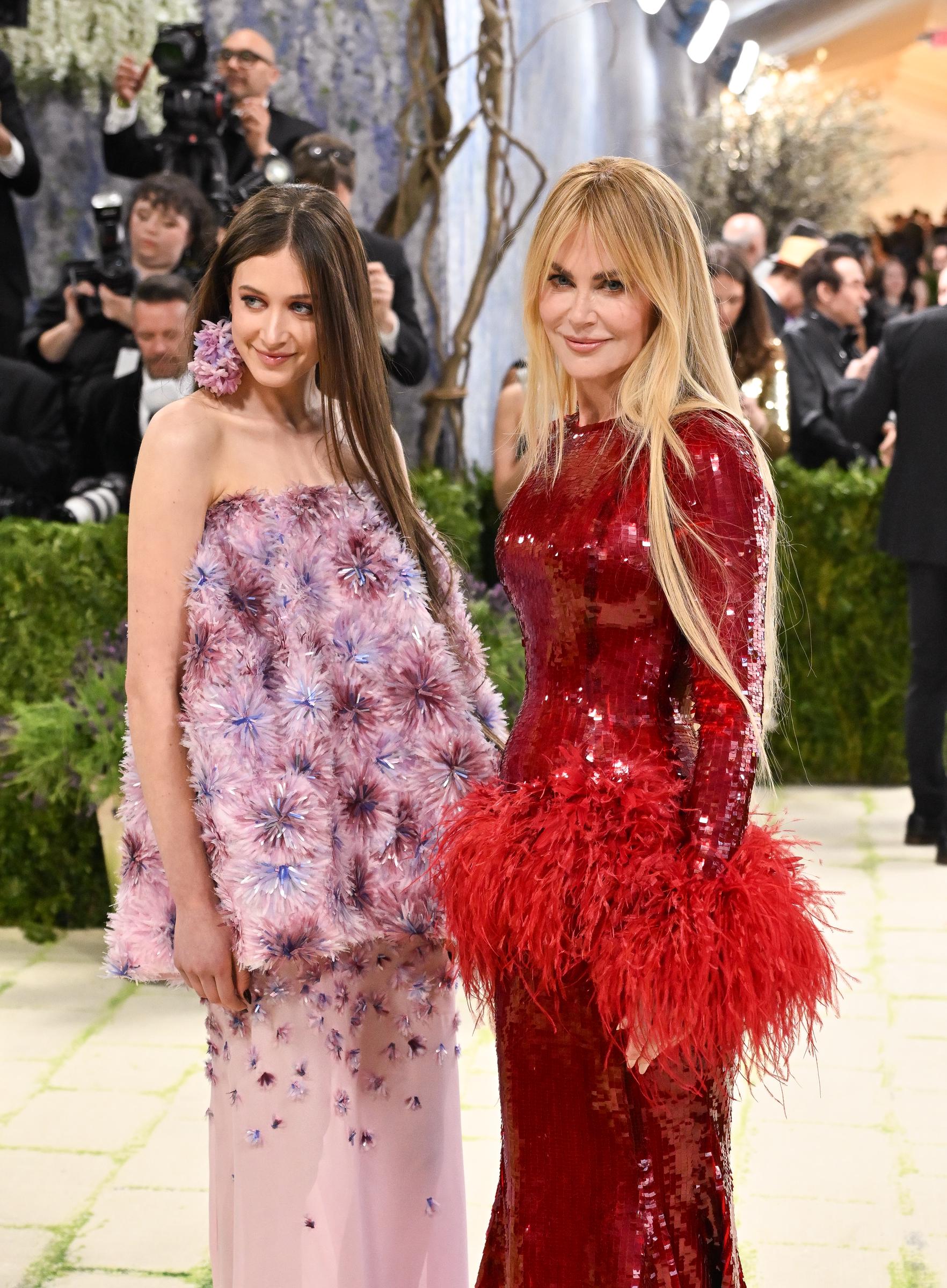 Sunday Rose Kidman Urban and Nicole Kidman smiling for the cameras at the 2026 Met Gala. | Source: Getty Images